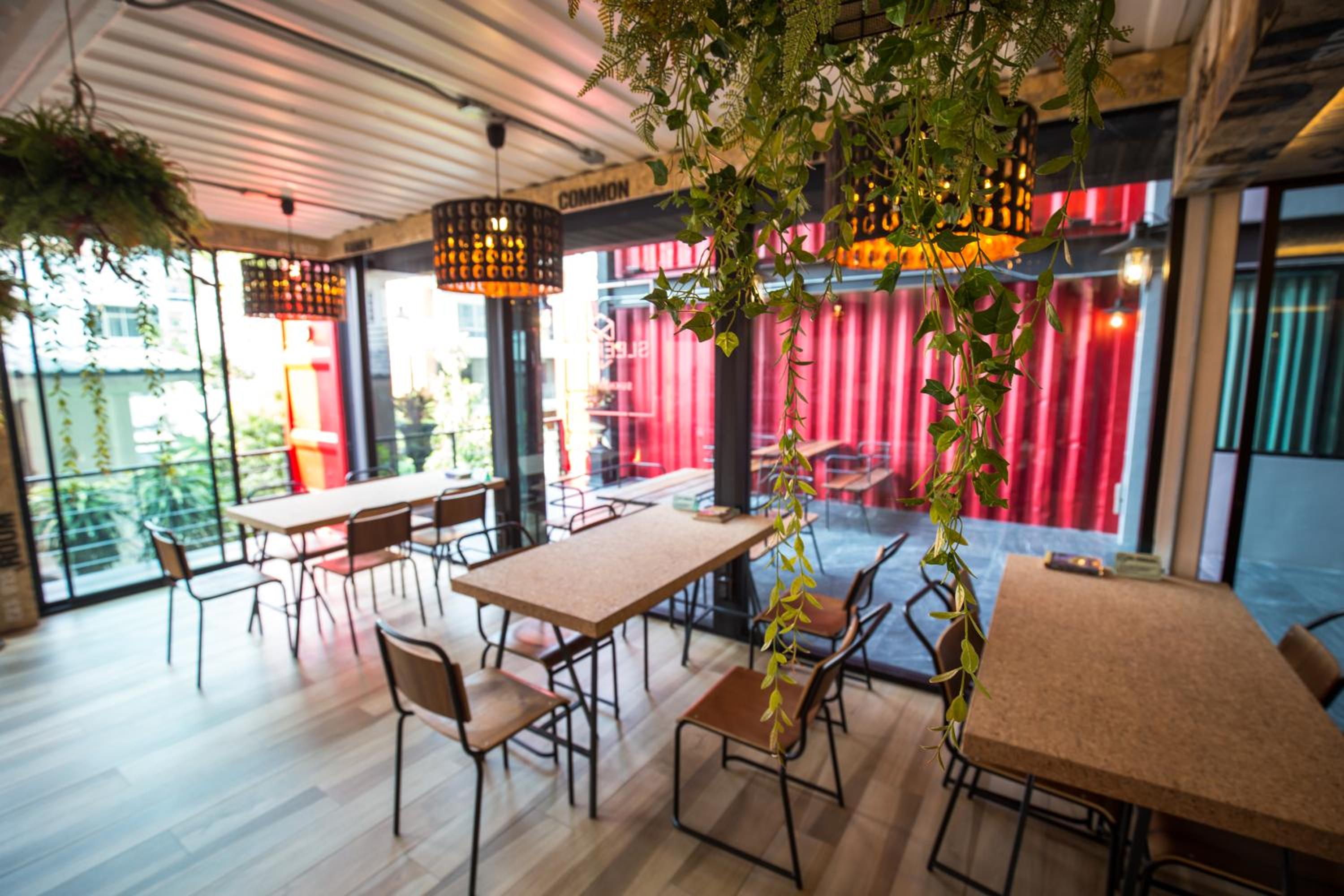 Sleep Box Hotel Sukhumvit 22