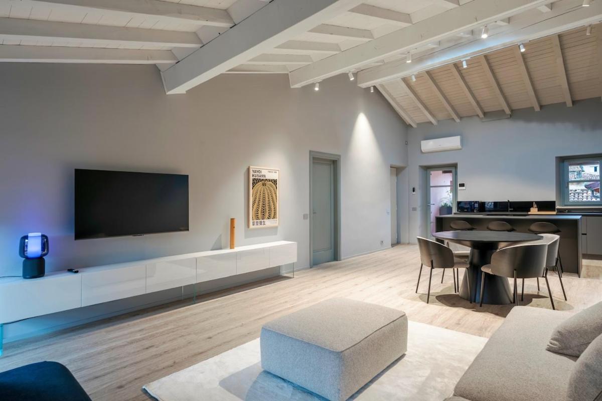 HOST4U - Beautiful Apartment 56 in Brescia City Center Piazzale Arnaldo