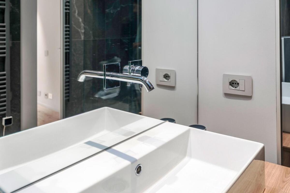HOST4U - Beautiful Apartment 56 in Brescia City Center Piazzale Arnaldo