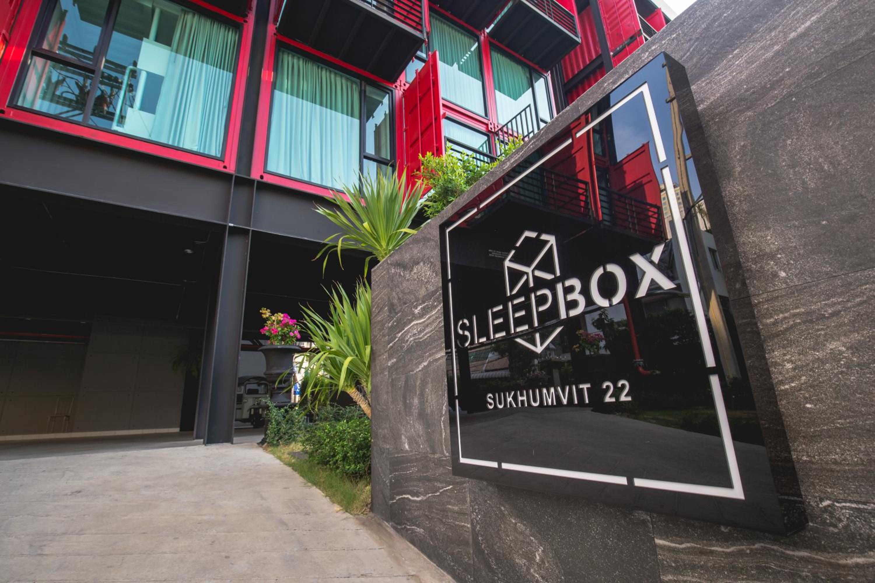 Sleep Box Hotel Sukhumvit 22