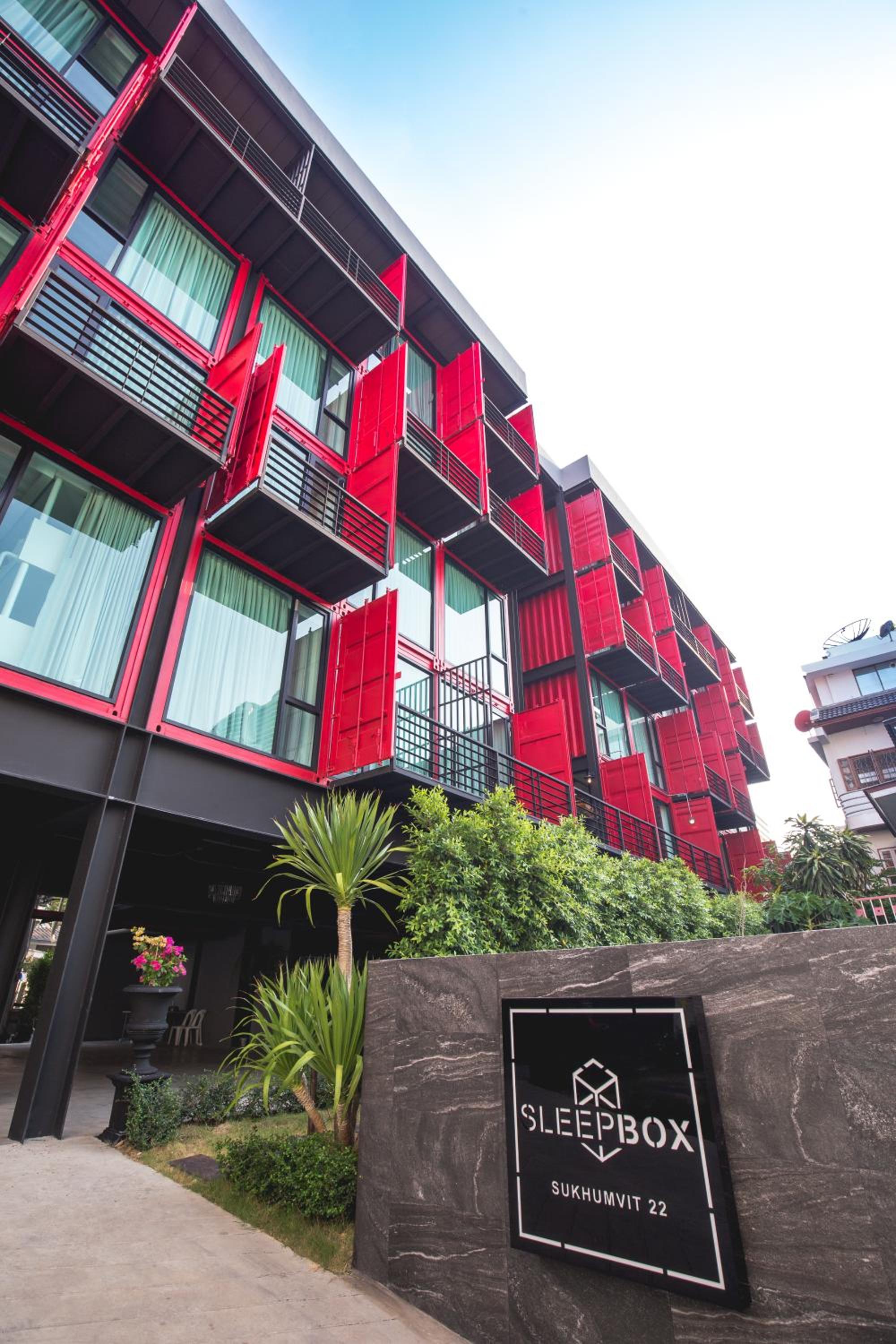 Sleep Box Hotel Sukhumvit 22