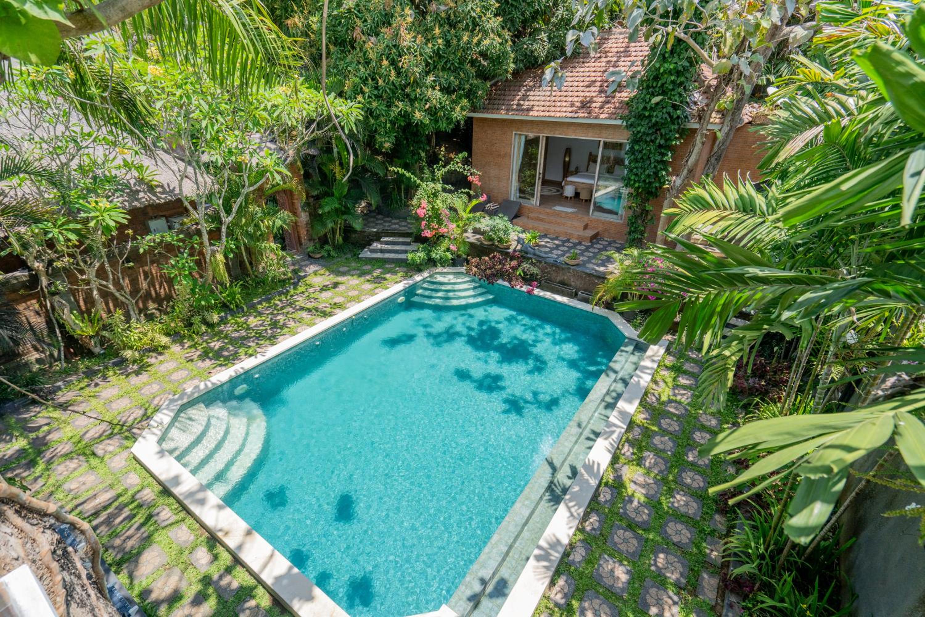 The Laras - Spacious 3BR Authentic Balinese Villa