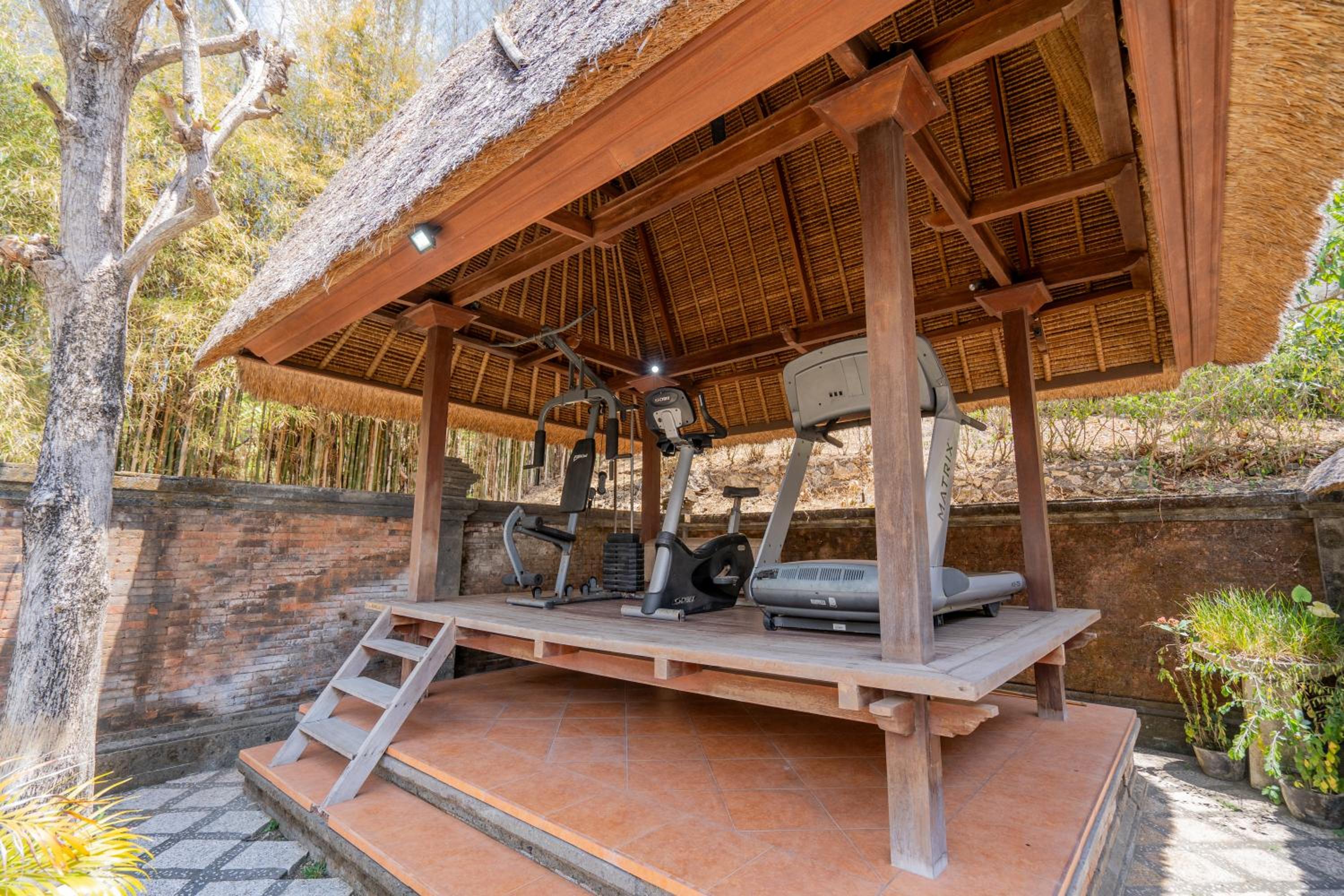 The Laras - Spacious 3BR Authentic Balinese Villa
