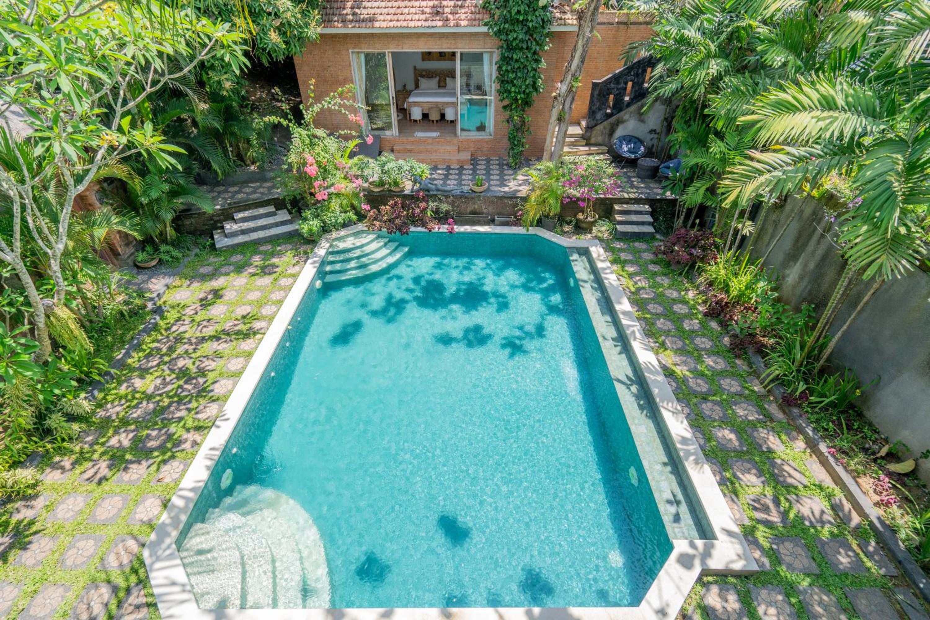 The Laras - Spacious 3BR Authentic Balinese Villa