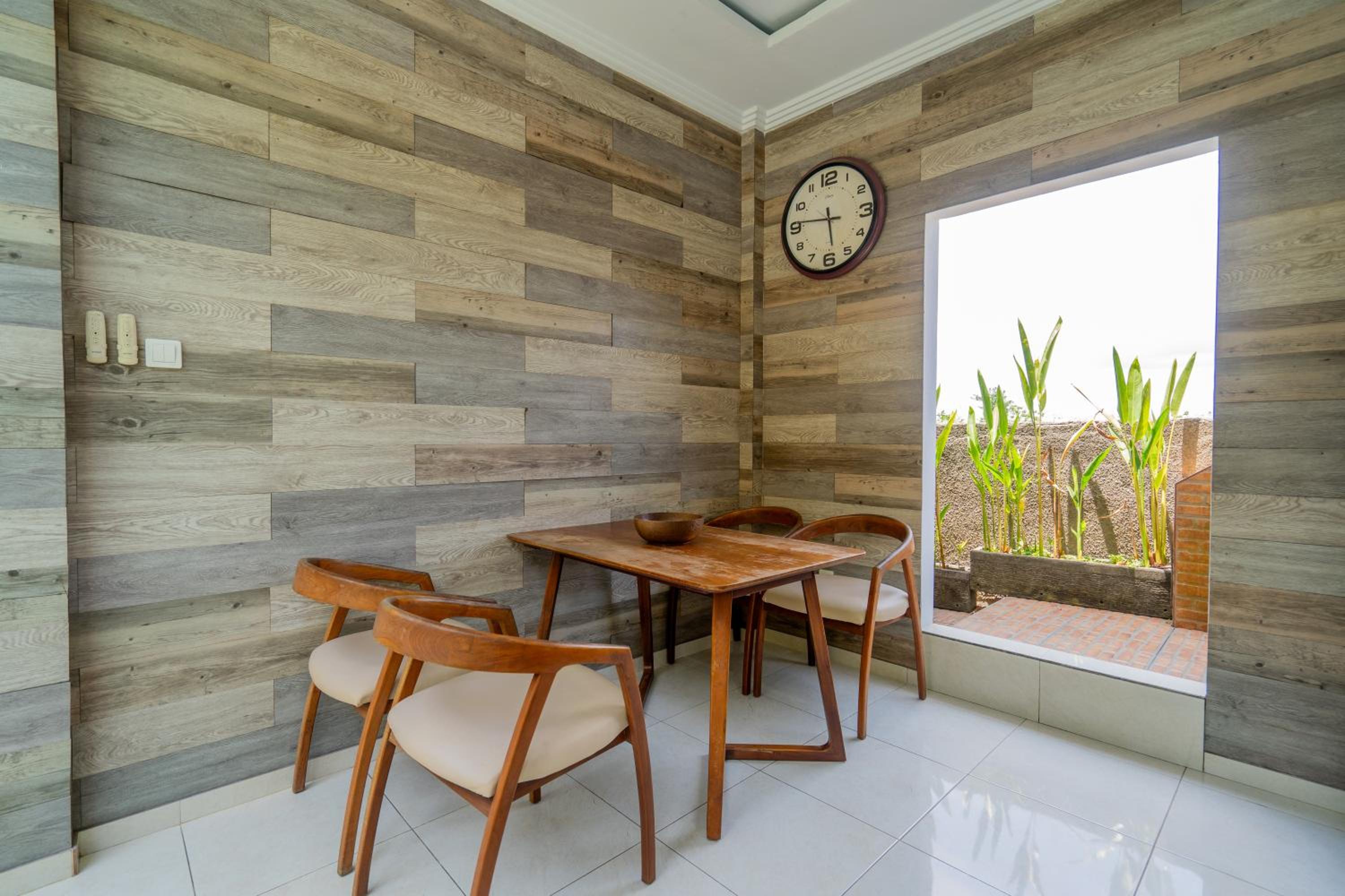 The Laras - Spacious 3BR Authentic Balinese Villa