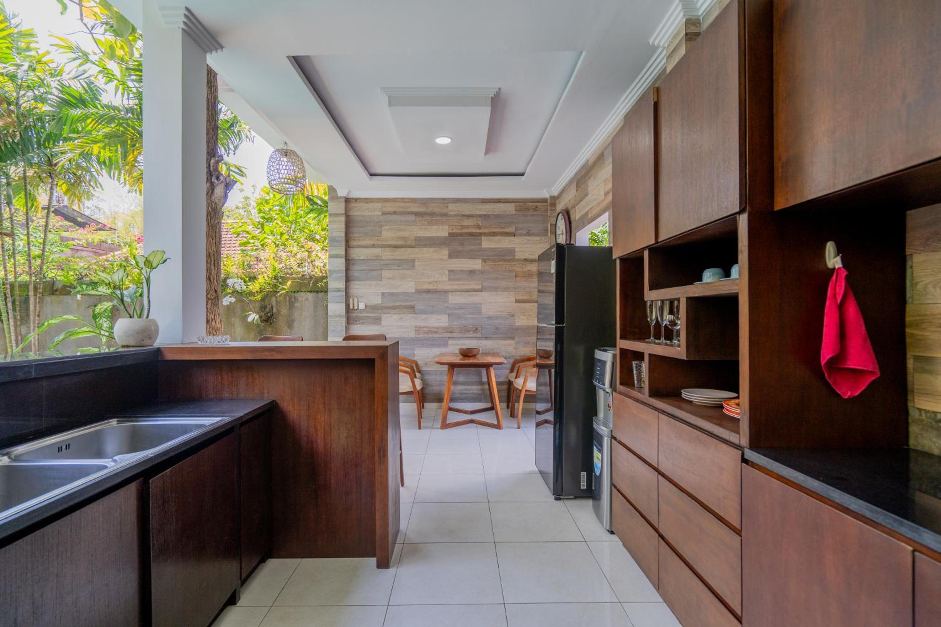 The Laras - Spacious 3BR Authentic Balinese Villa