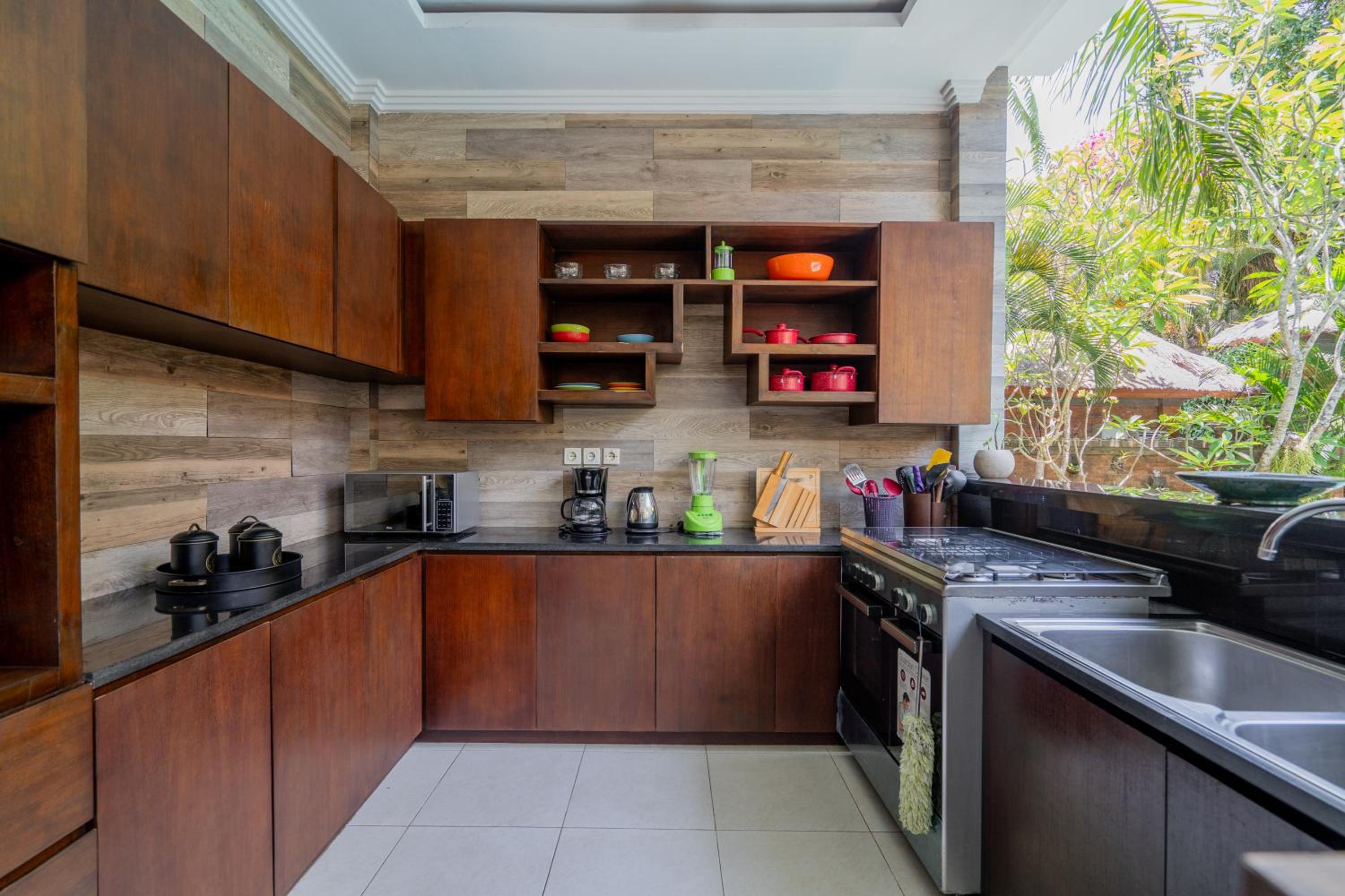 The Laras - Spacious 3BR Authentic Balinese Villa
