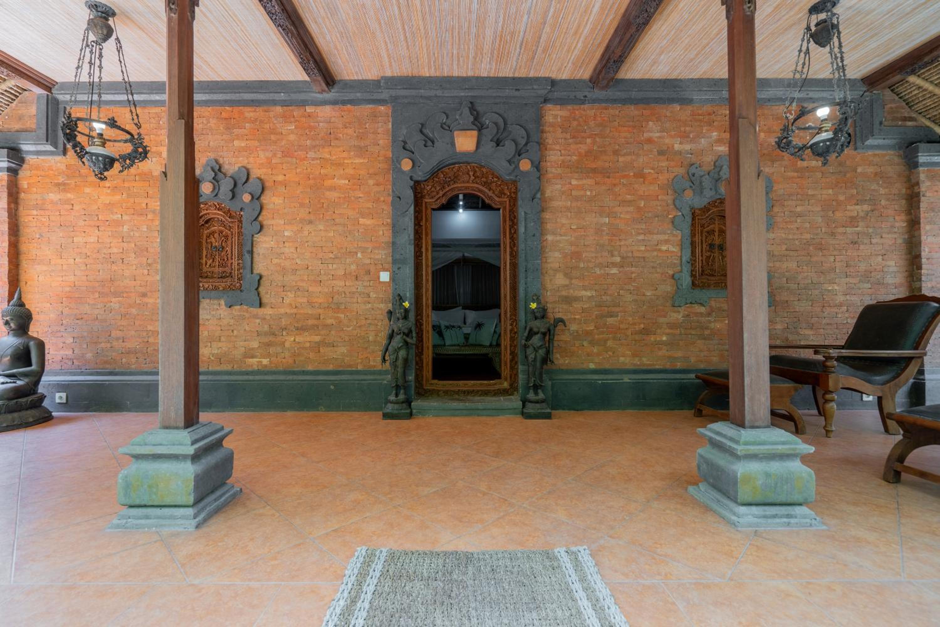 The Laras - Spacious 3BR Authentic Balinese Villa