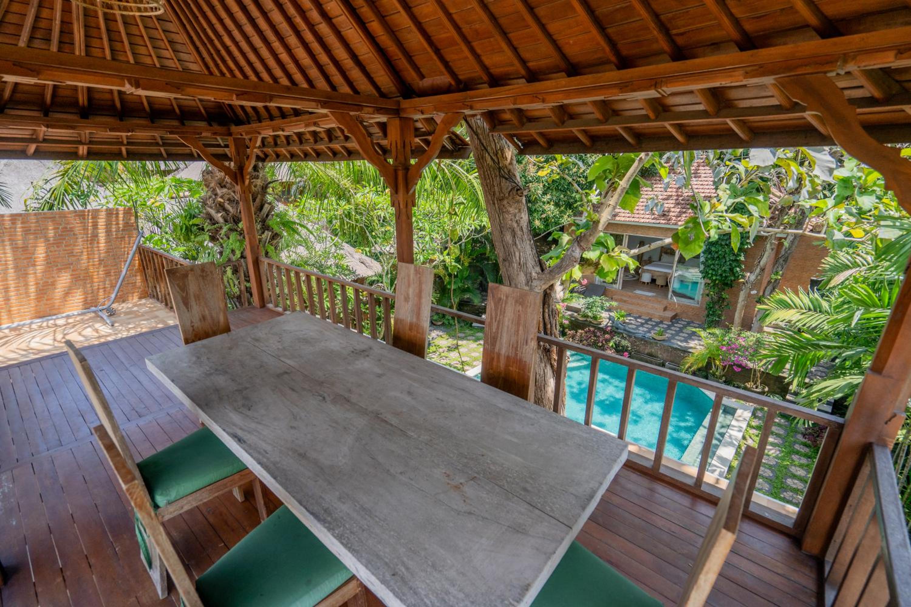 The Laras - Spacious 3BR Authentic Balinese Villa
