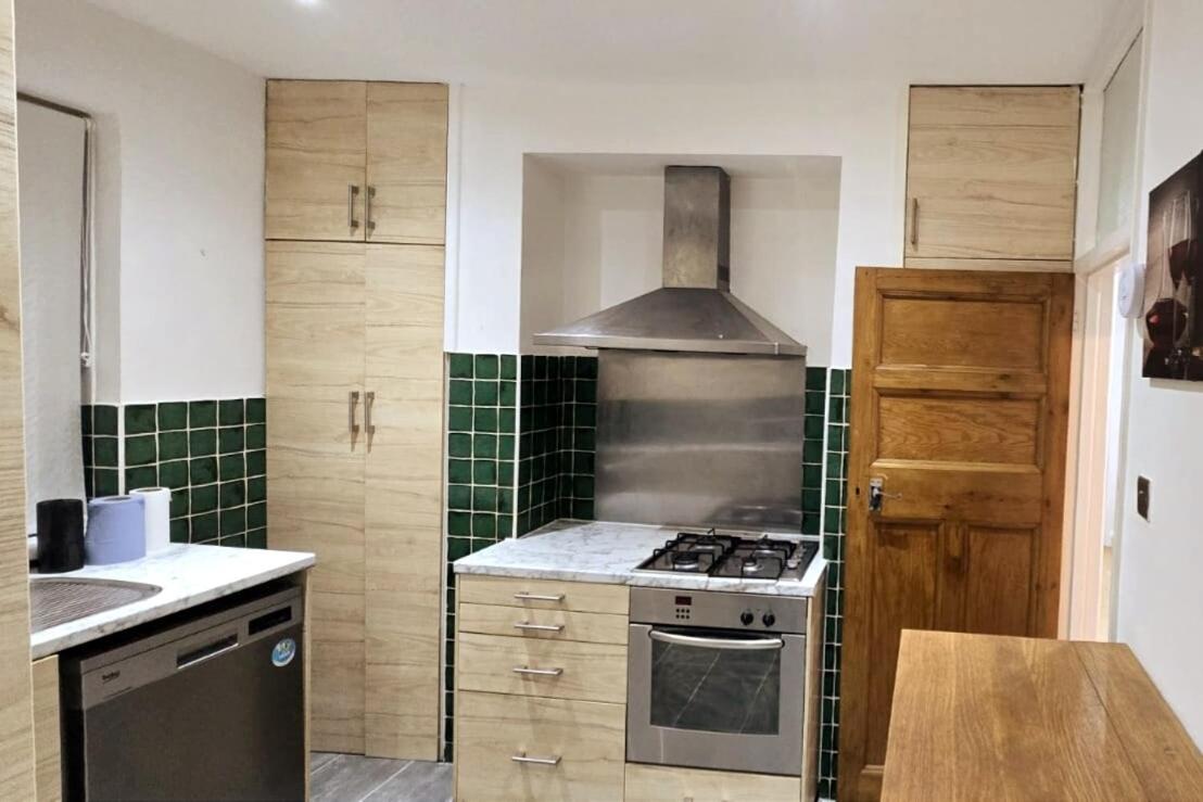 2 Bedroom Flat with Garden