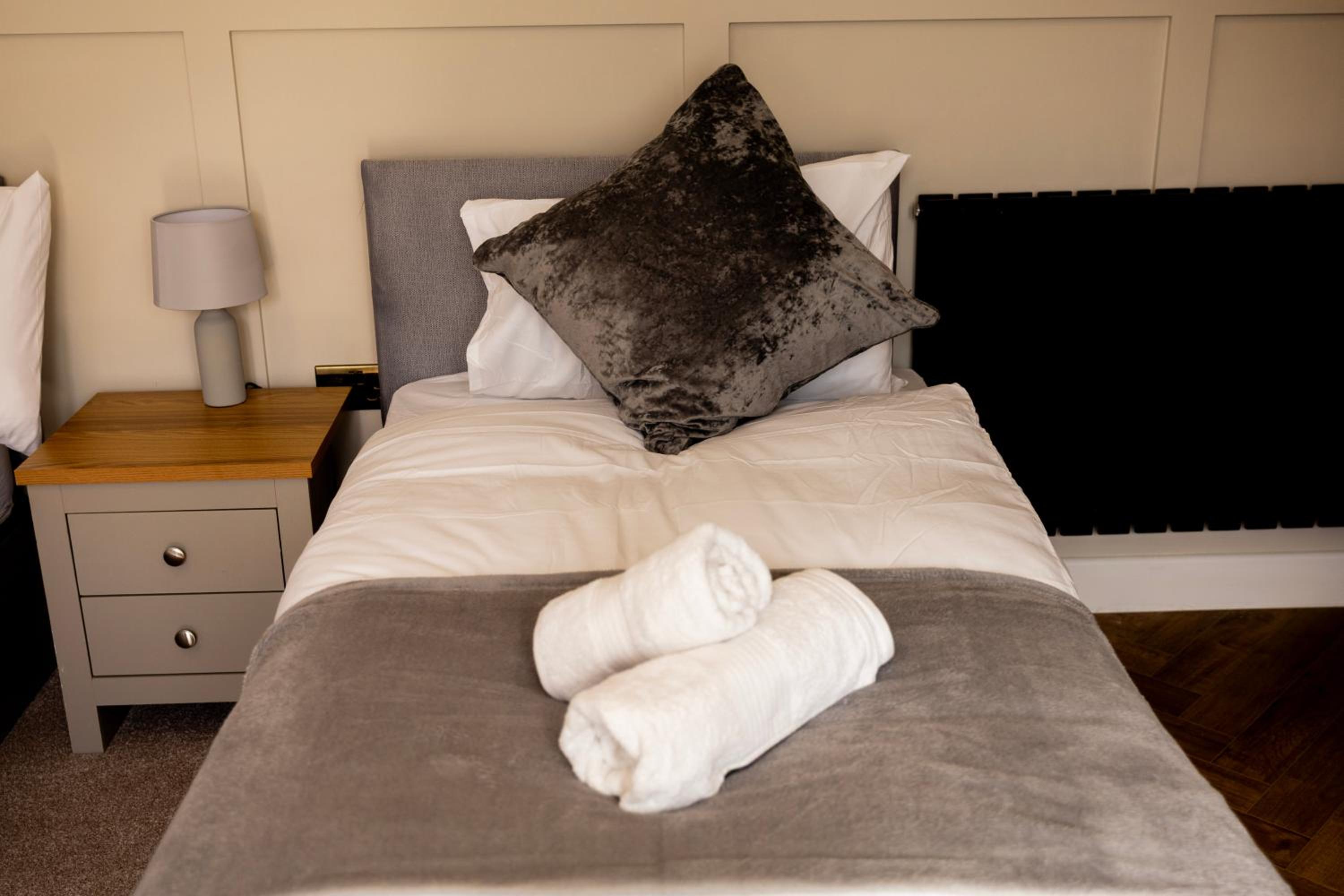 Fresh & Modern Studio Sleeps 3