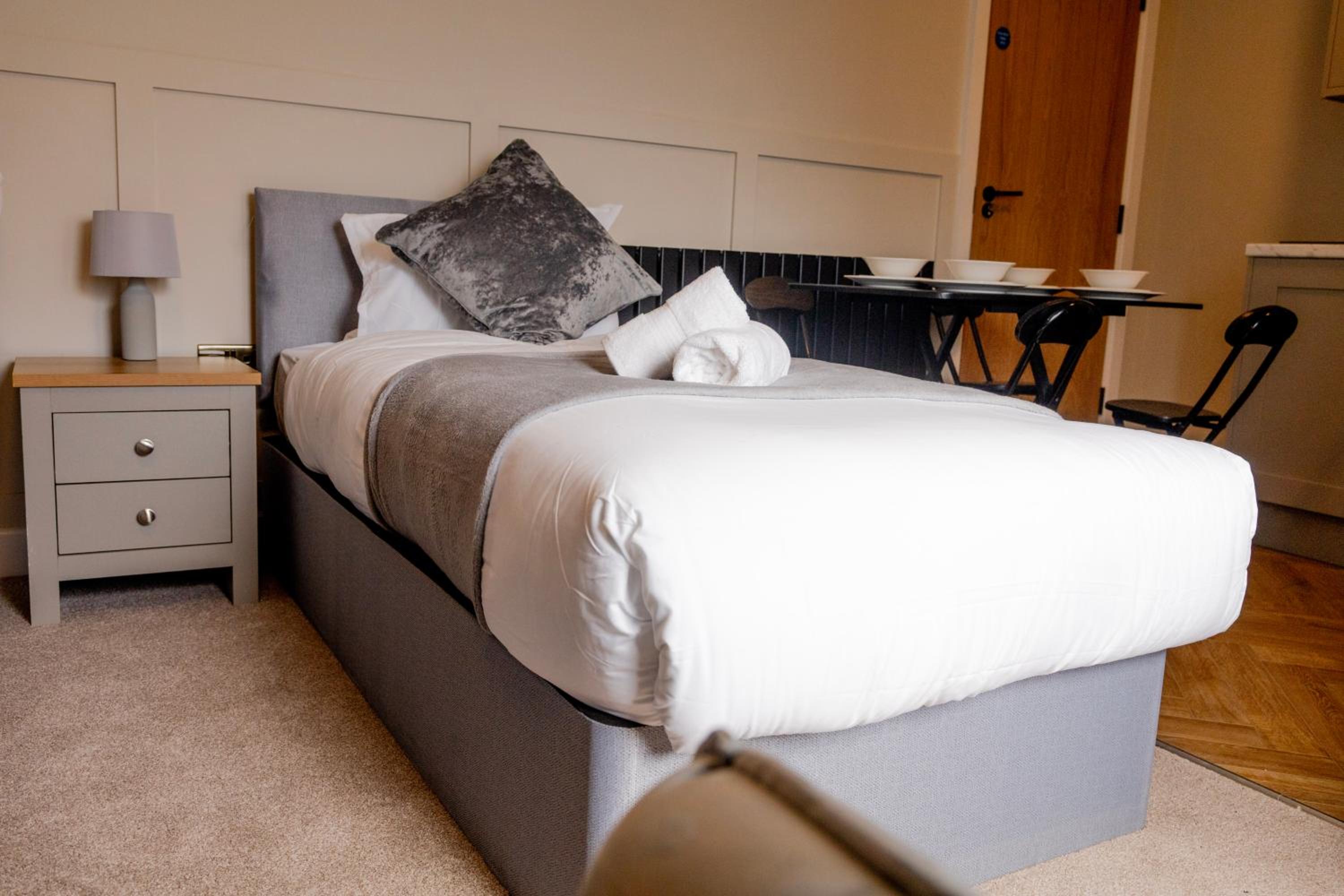 Fresh & Modern Studio Sleeps 3