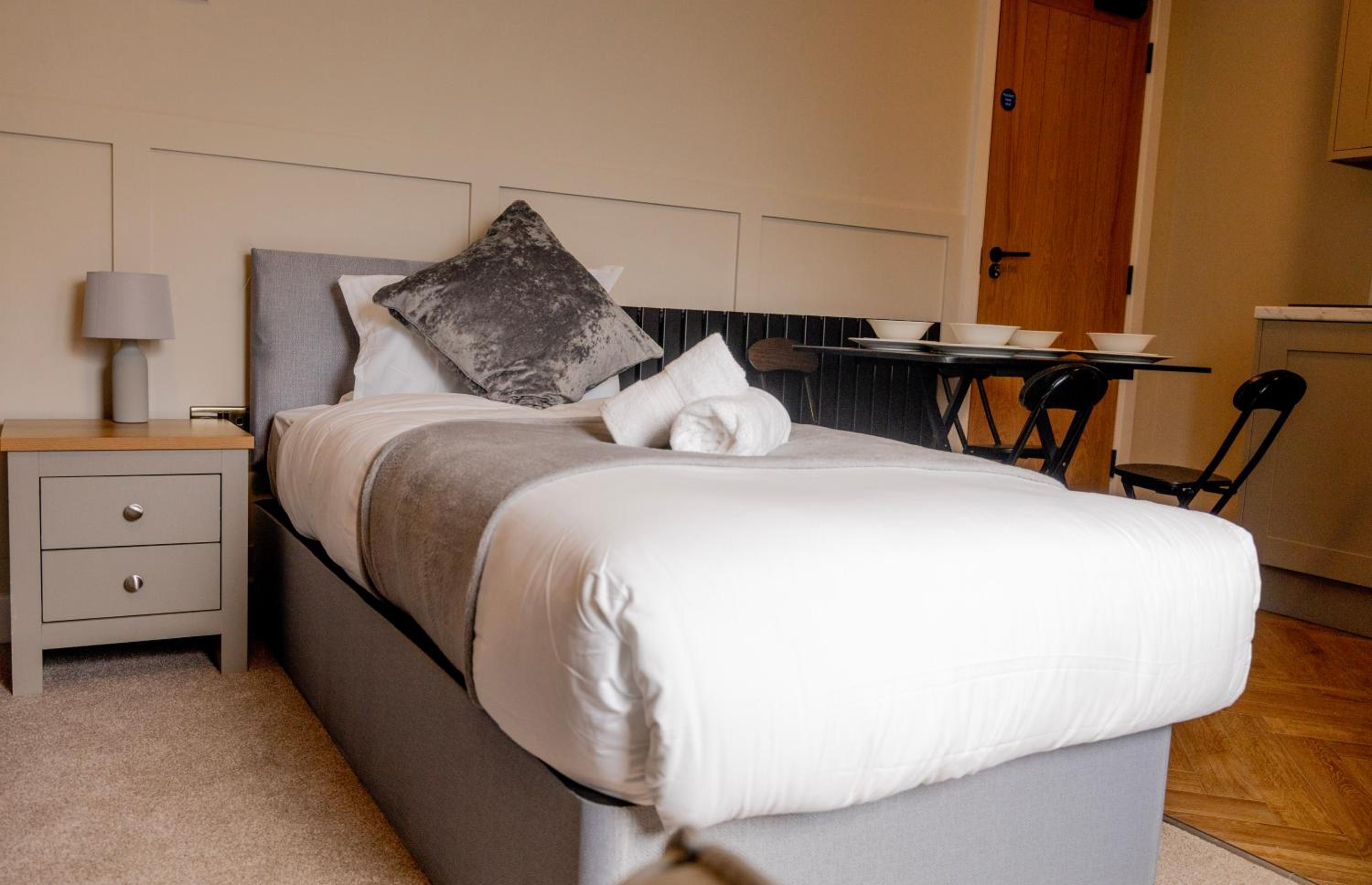 Fresh & Modern Studio Sleeps 3