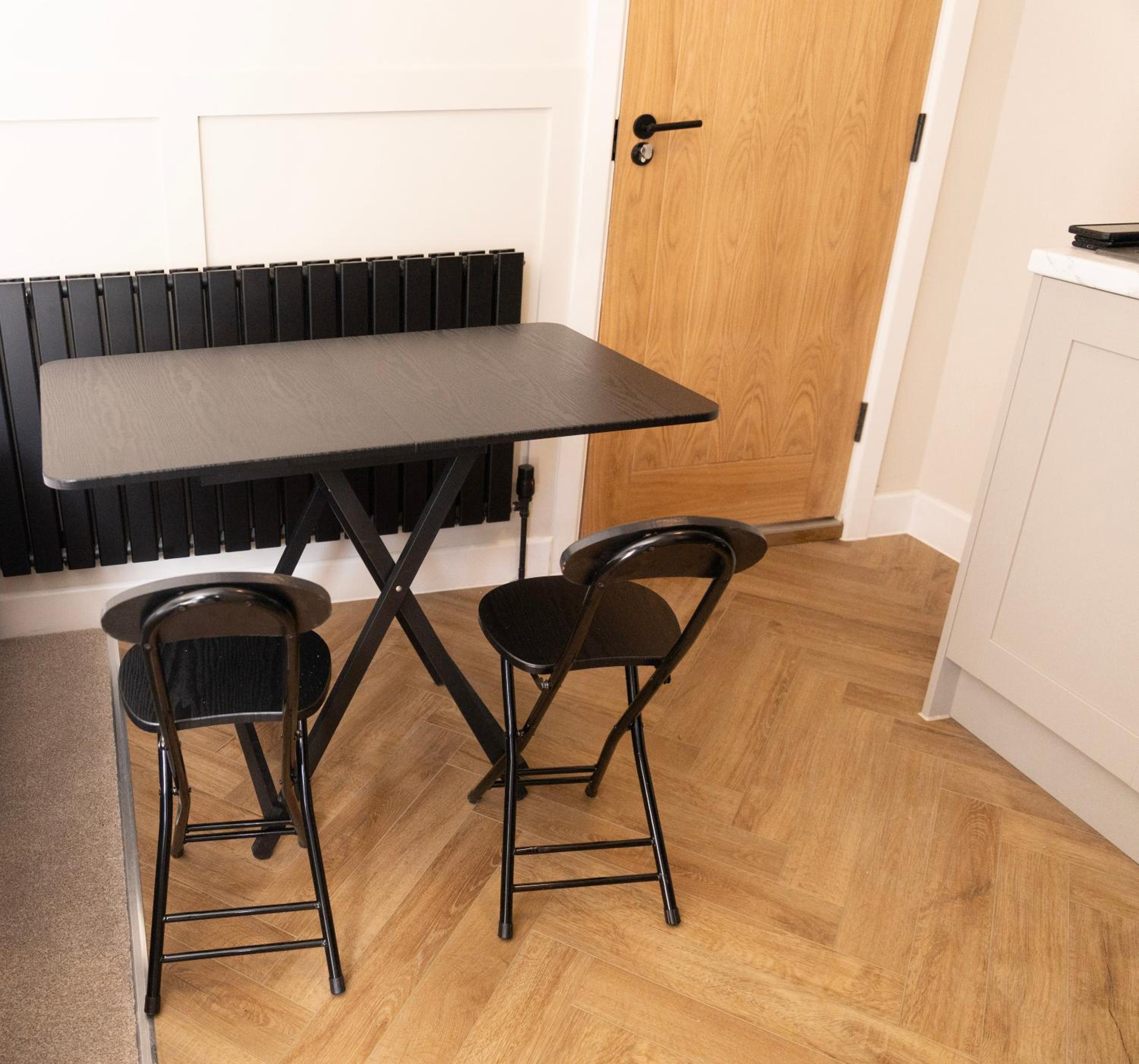 Fresh & Modern Studio Sleeps 3