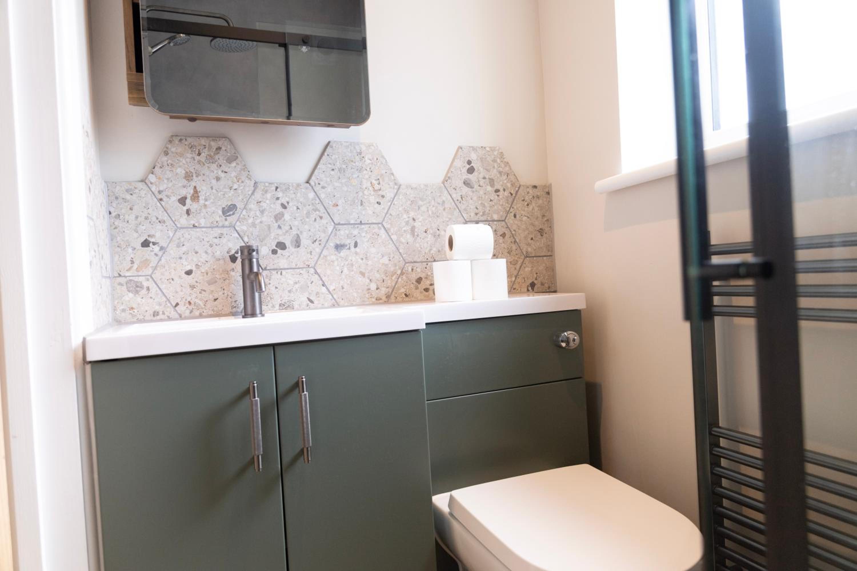 Fresh & Modern Studio Sleeps 3