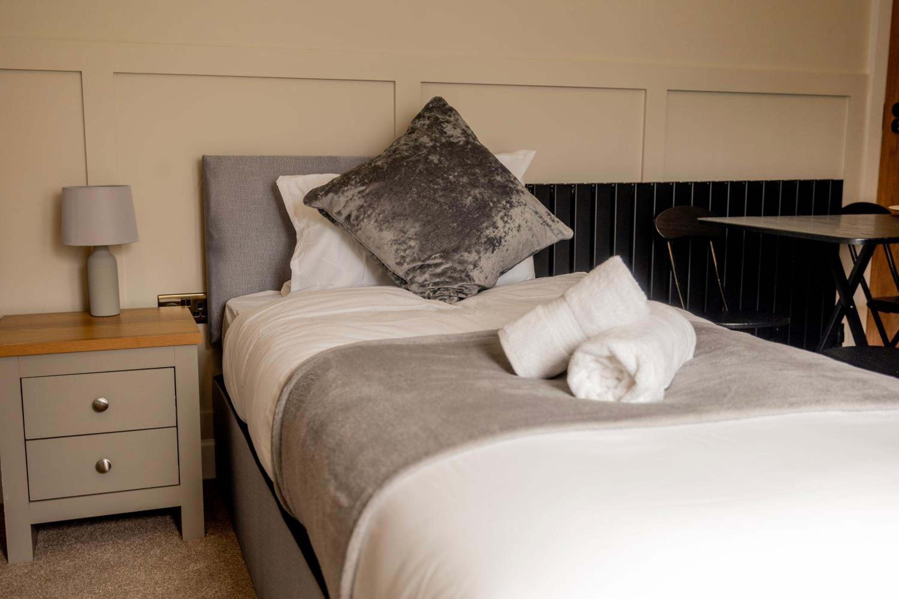 Fresh & Modern Studio Sleeps 3