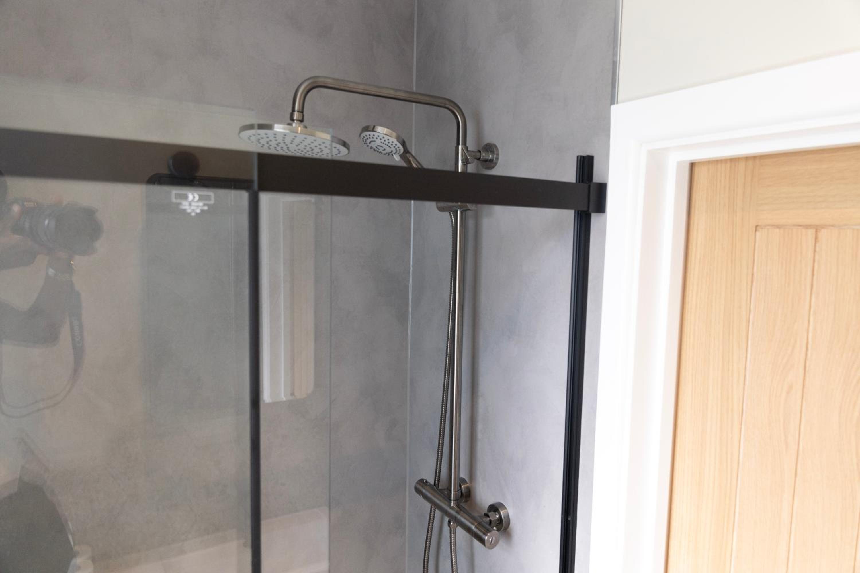 Fresh & Modern Studio Sleeps 3
