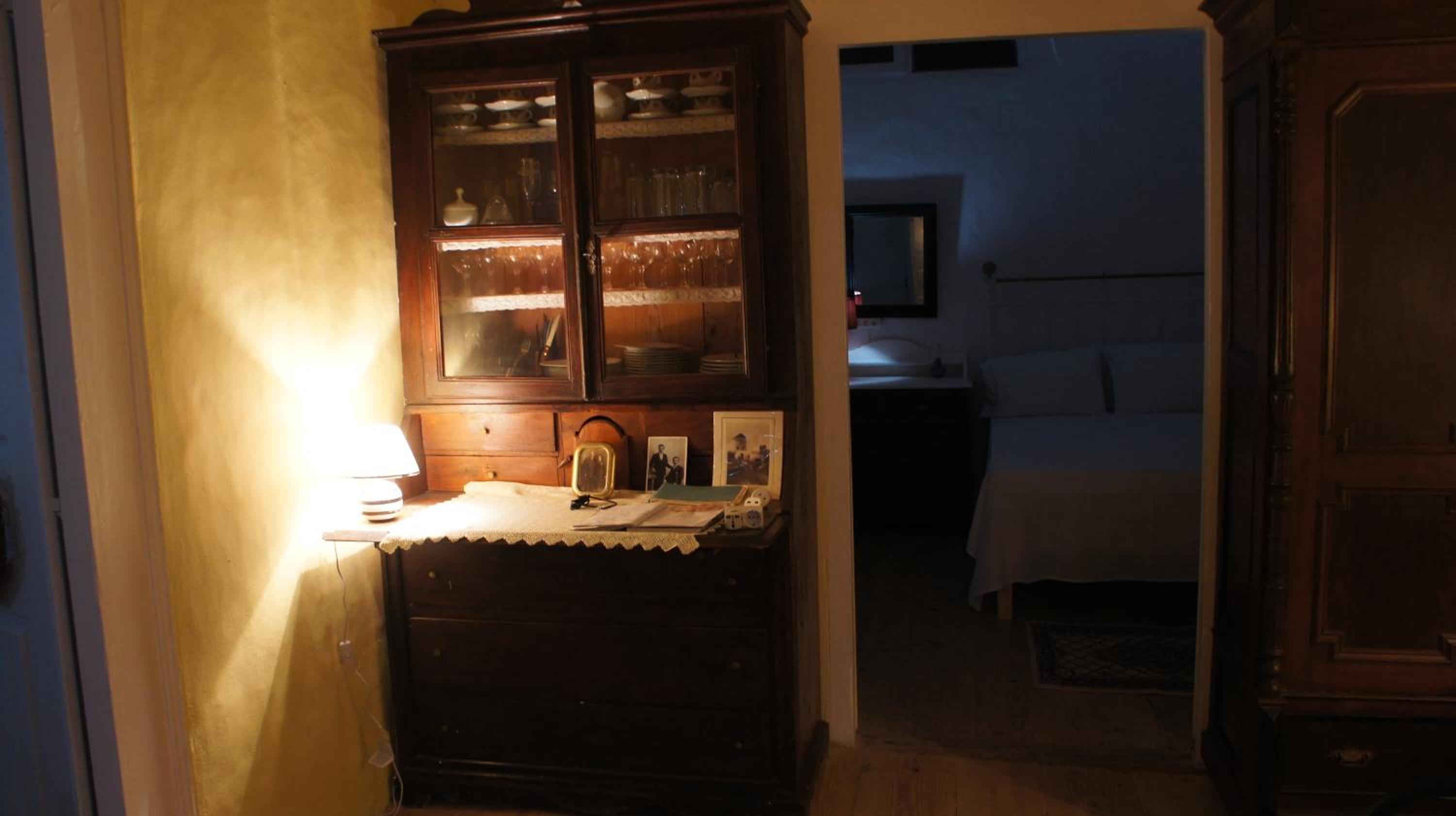 Oia Vacations - Marcos Rooms - Property Image 10