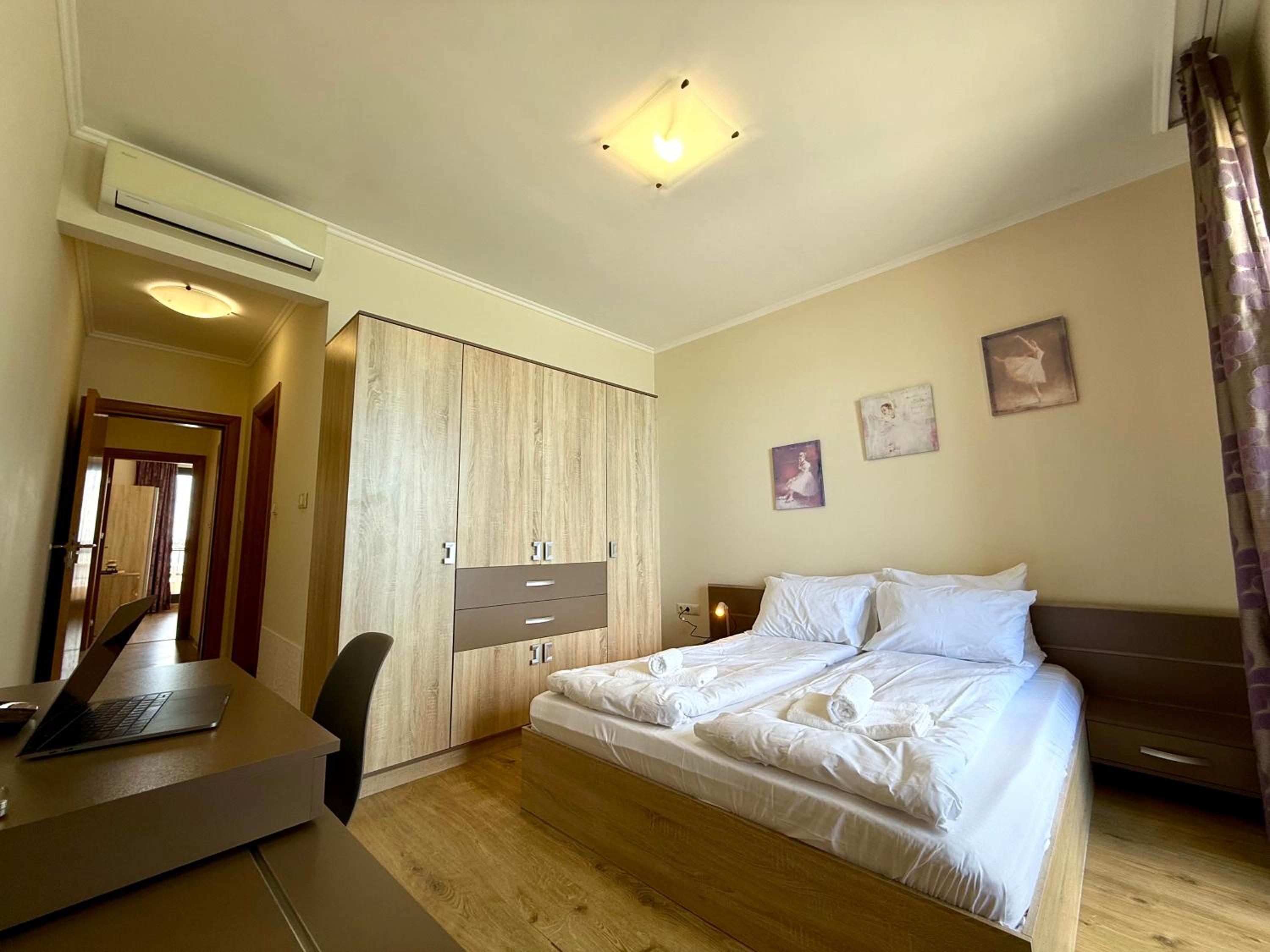 Cosher Gardenia Palace Apt 6 Free Parking