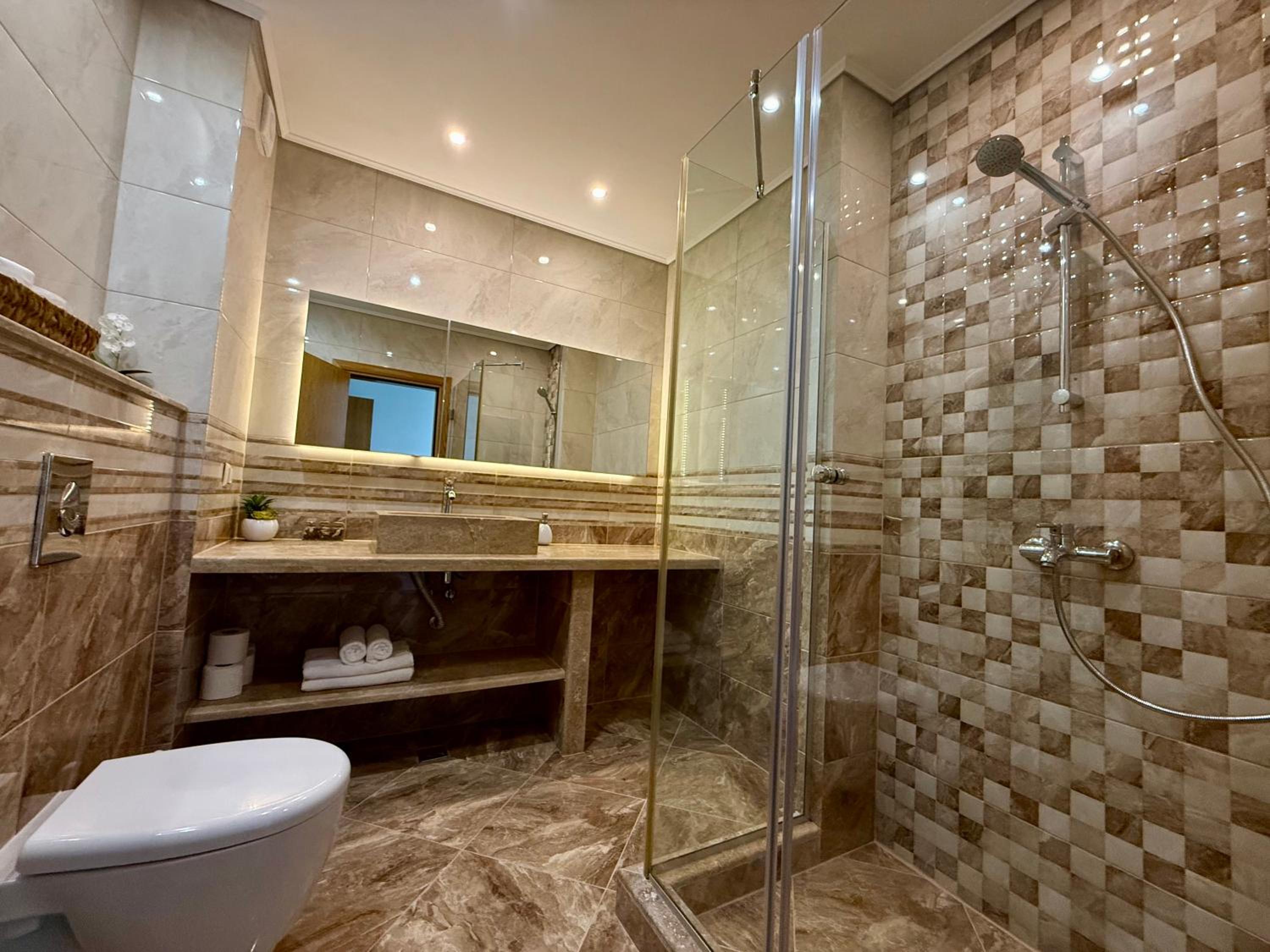 Cosher Gardenia Palace Apt 6 Free Parking