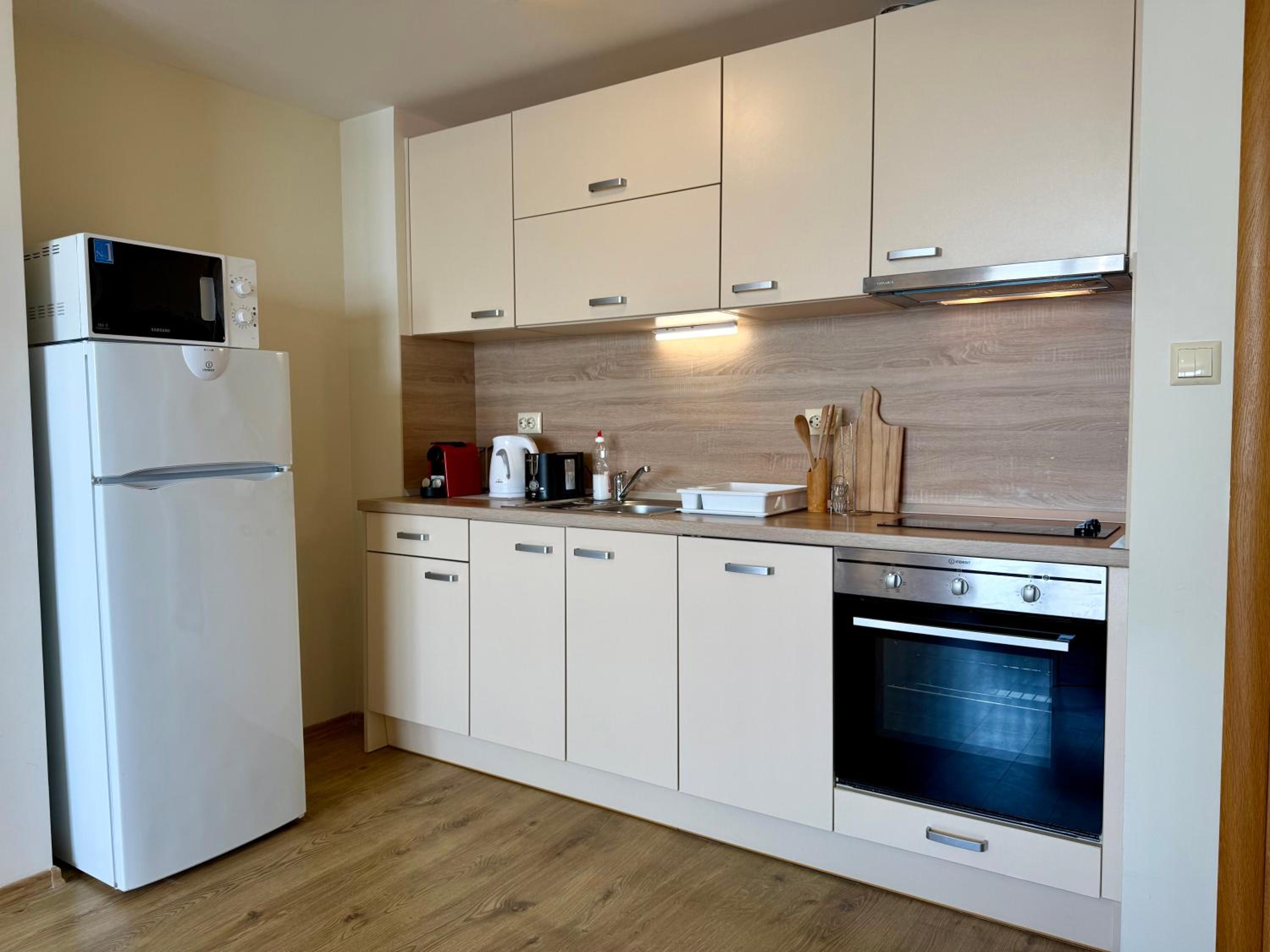 Cosher Gardenia Palace Apt 6 Free Parking