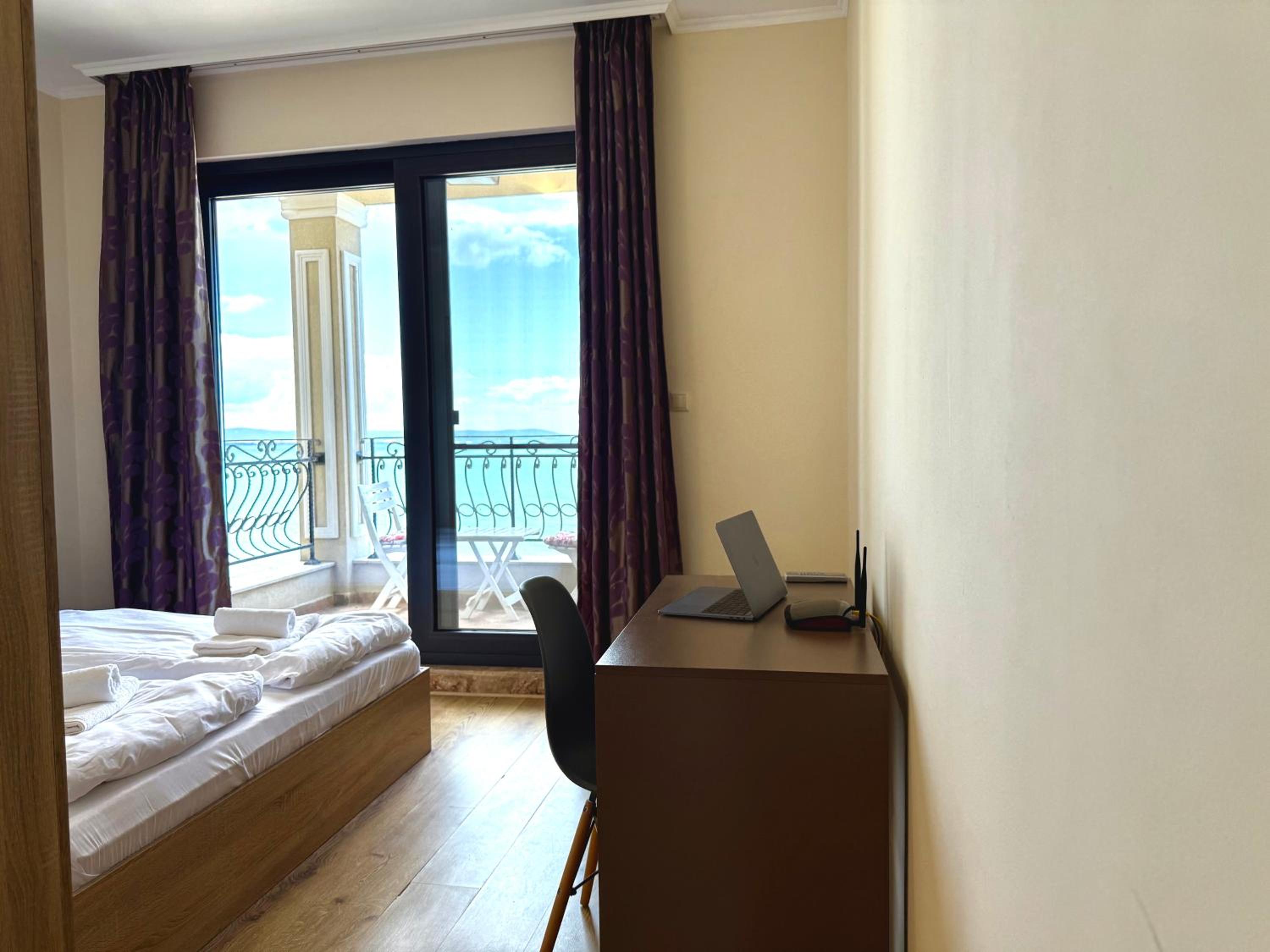Cosher Gardenia Palace Apt 6 Free Parking