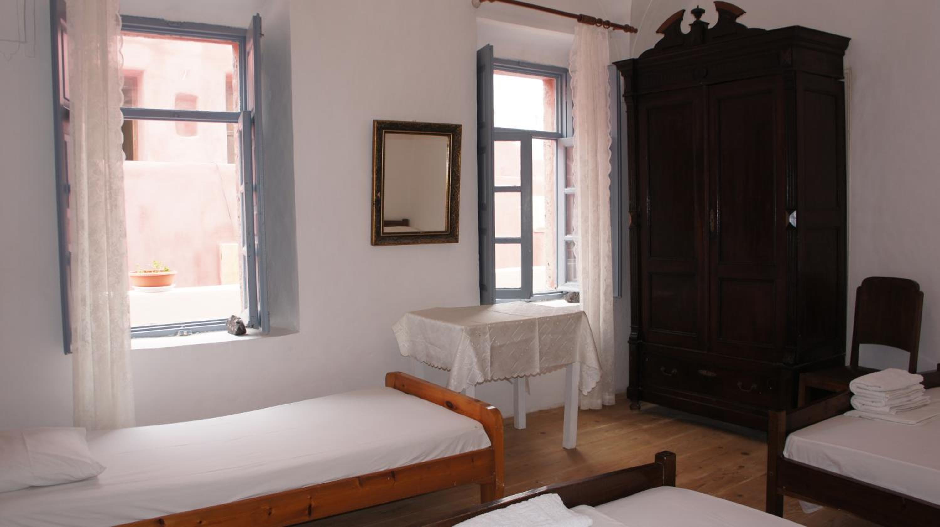 Oia Vacations - Marcos Rooms - Property Image 16