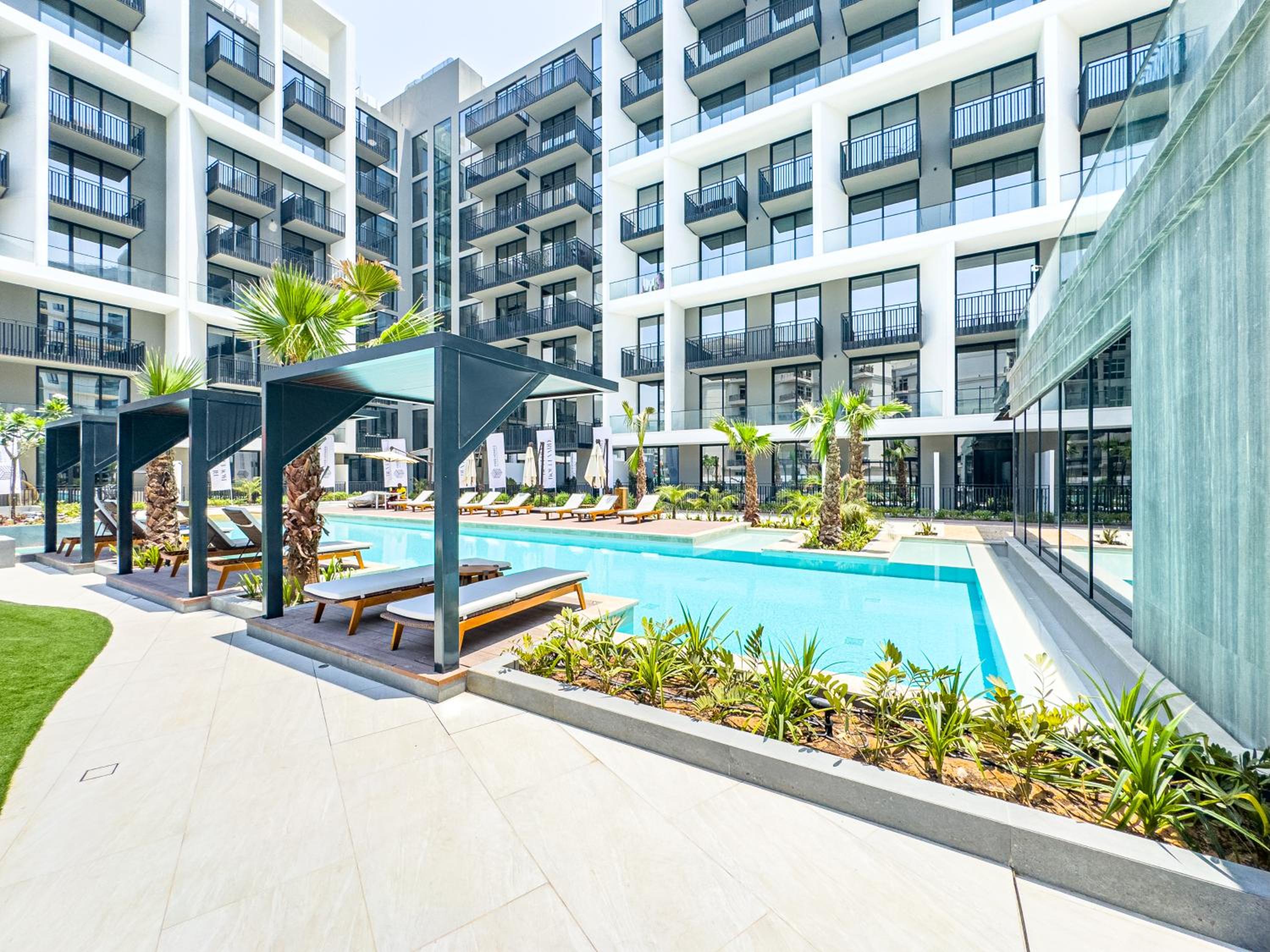 SuperHost- Modern Studio in Arjan with pool & Gym