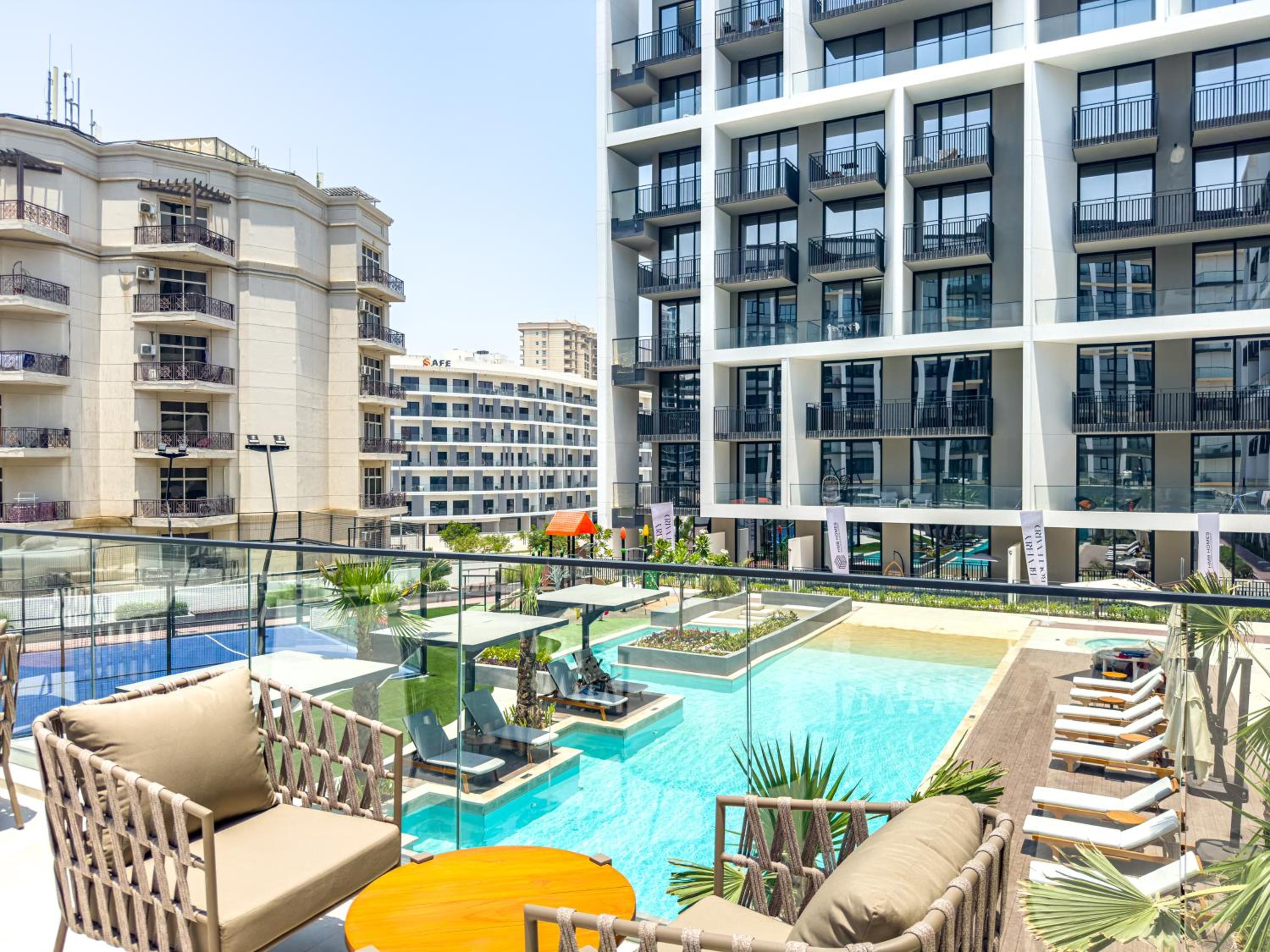 SuperHost- Modern Studio in Arjan with pool & Gym