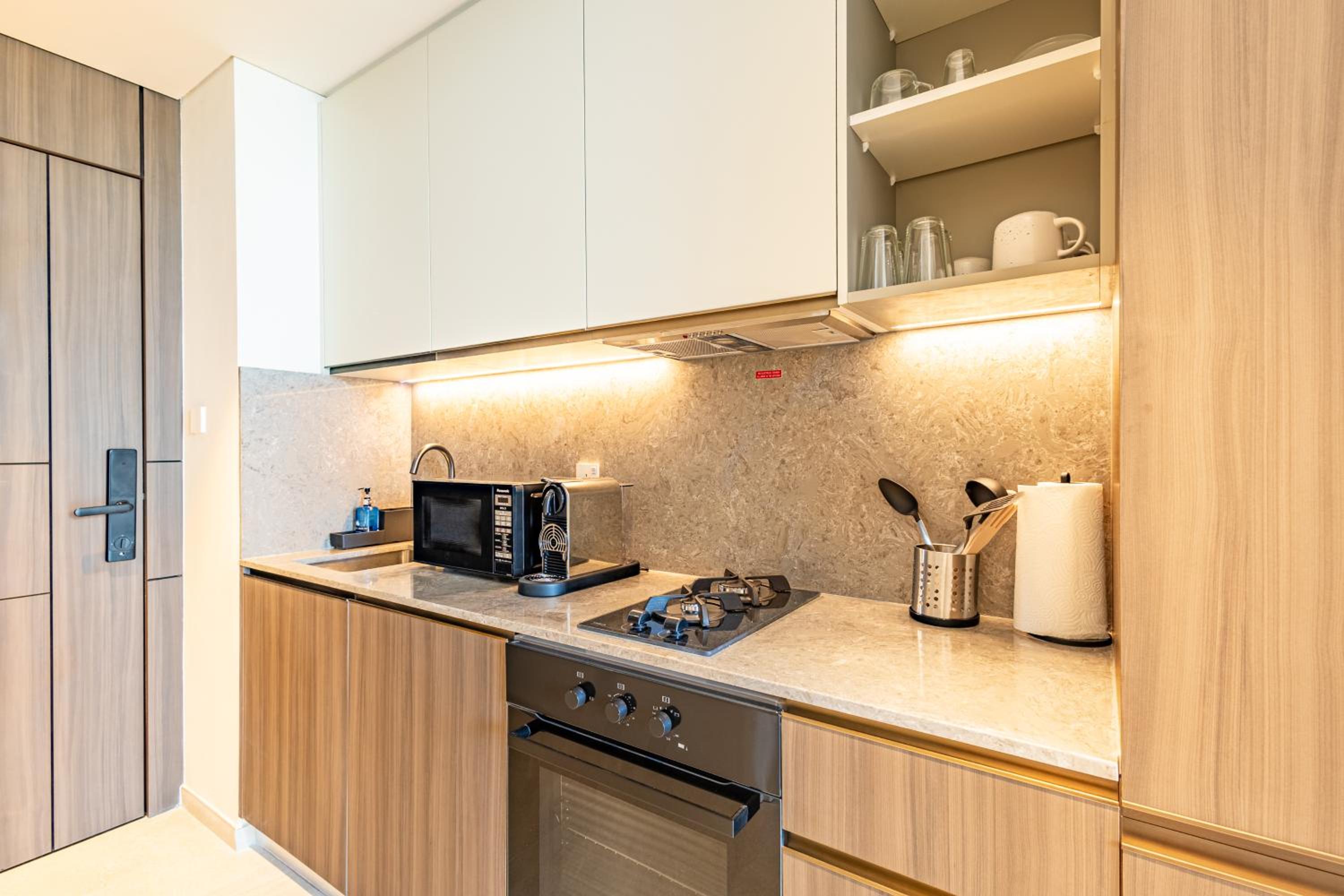 SuperHost- Modern Studio in Arjan with pool & Gym