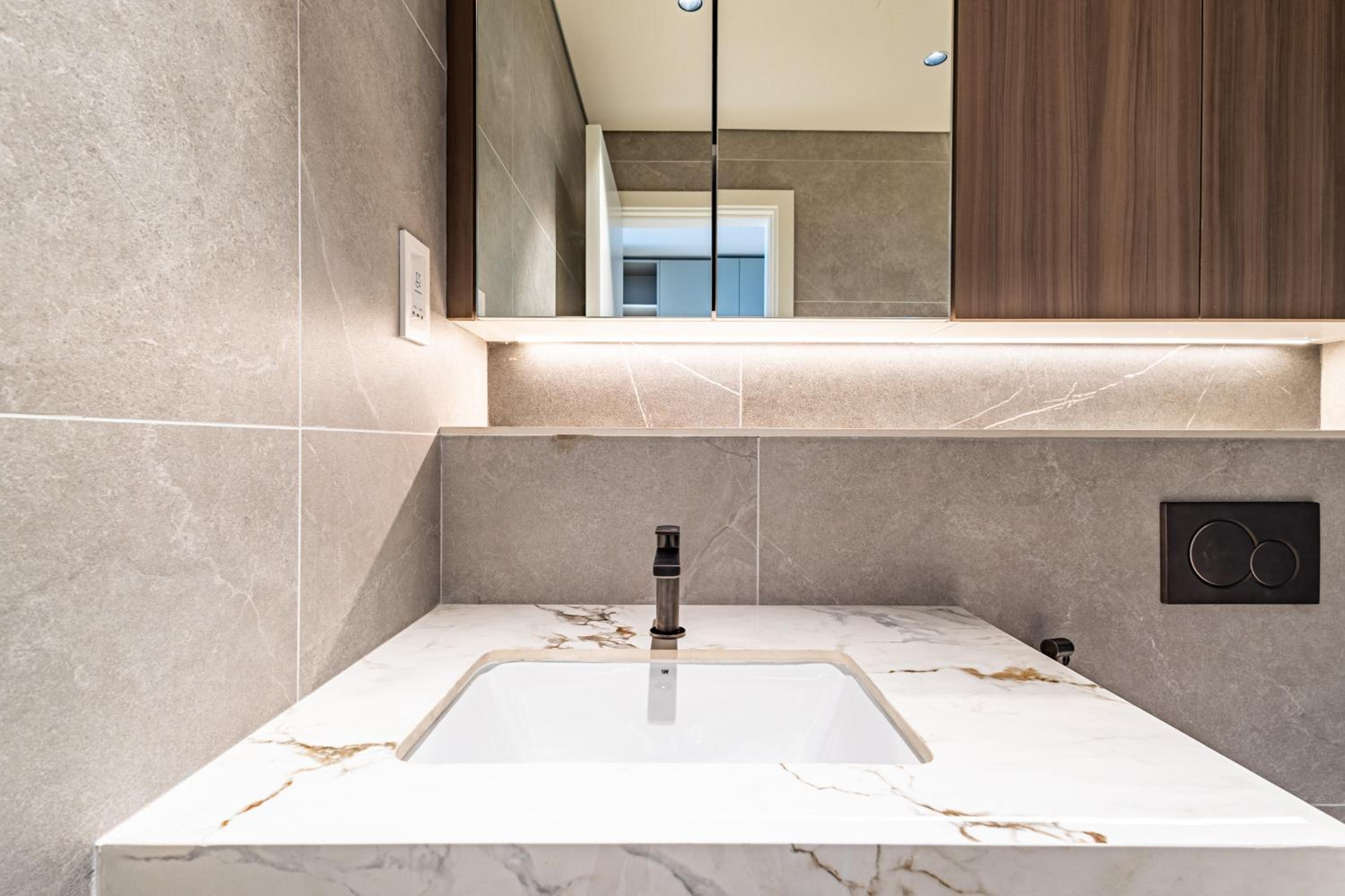 SuperHost- Modern Studio in Arjan with pool & Gym