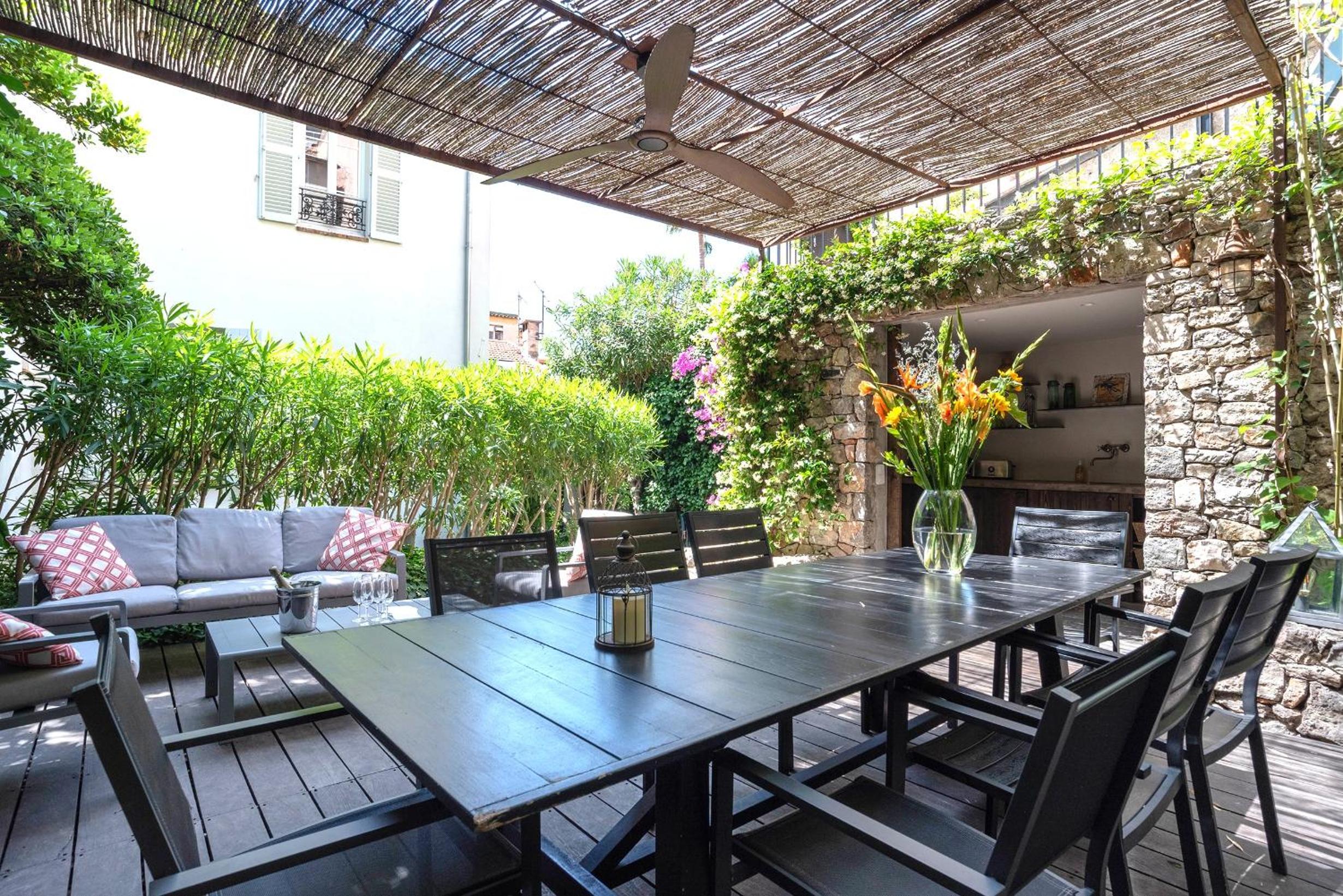 Villa Le Loft by Festif Azur 4-Star 200m2 House with Garden, 5-Min Walk to Palais des Festivals and Beaches