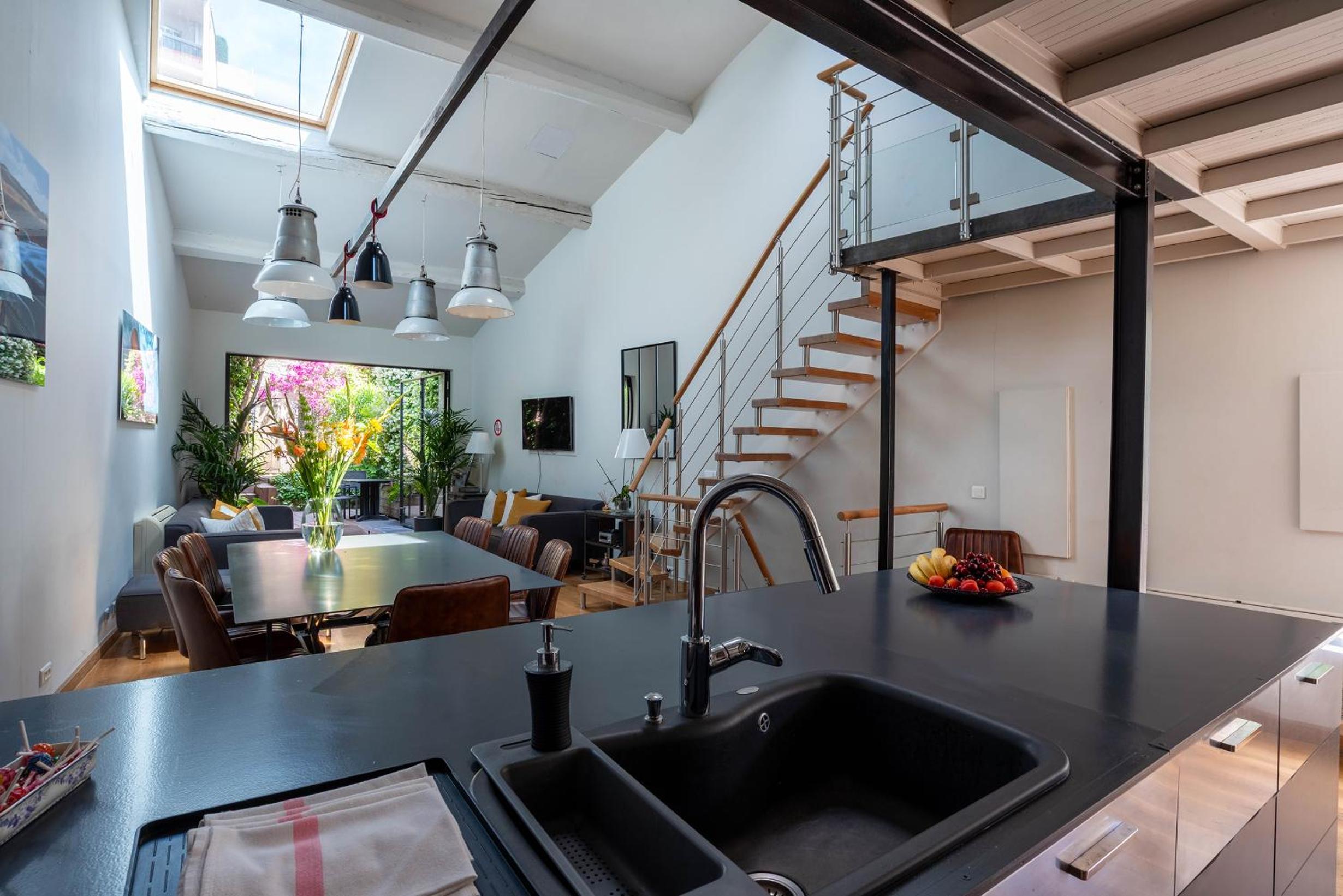 Villa Le Loft by Festif Azur 4-Star 200m2 House with Garden, 5-Min Walk to Palais des Festivals and Beaches