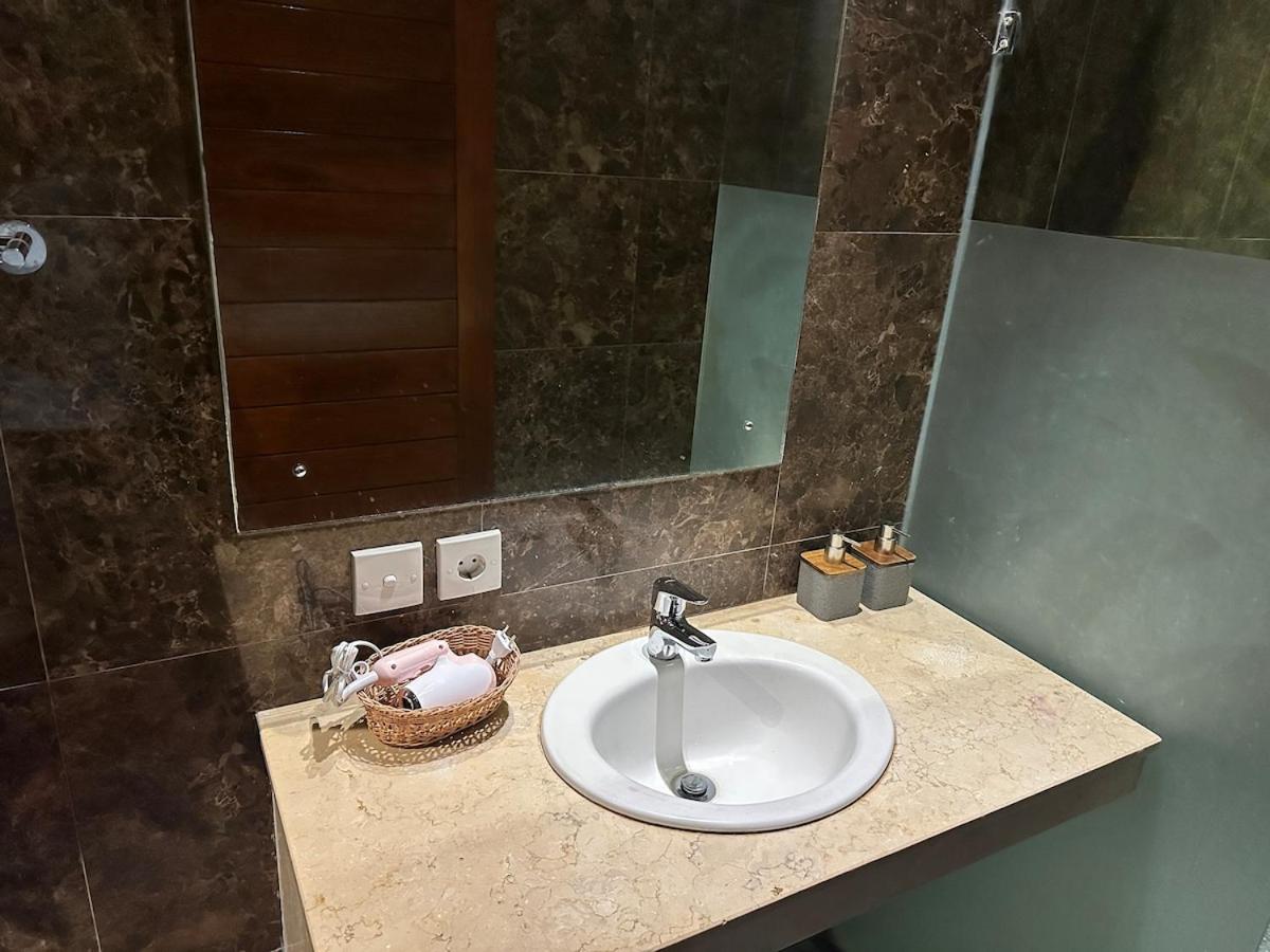 Private 2BR Villa Pool, Gym, BBQ