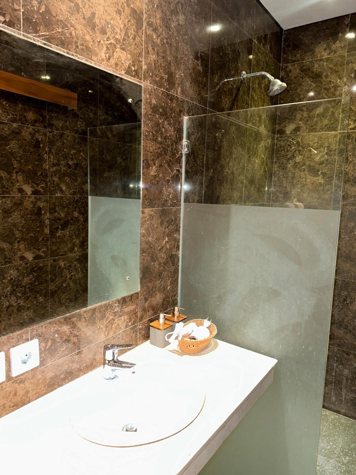 Private 2BR Villa Pool, Gym, BBQ