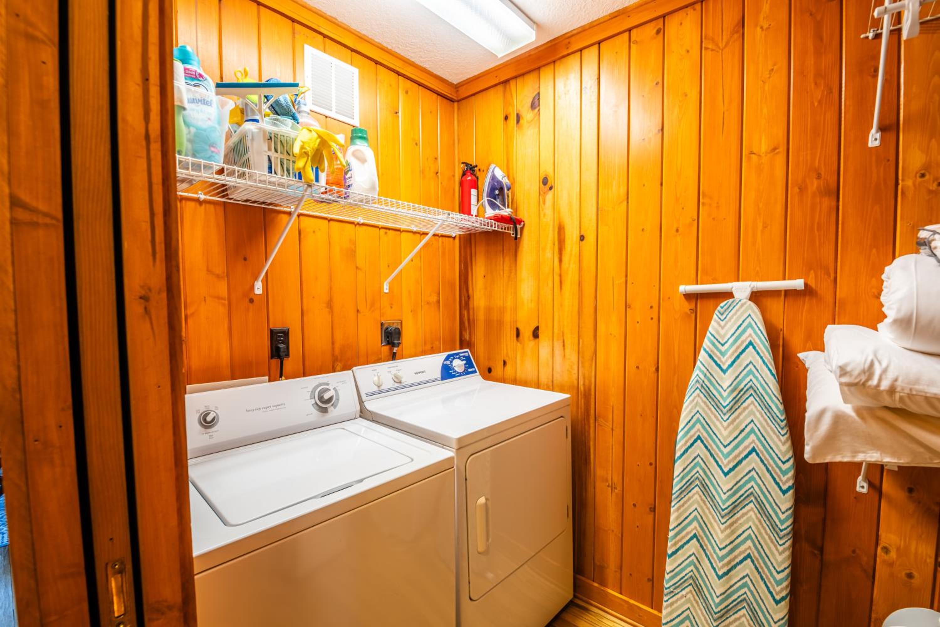 Highlands Cabin with Mountain Views & 5 Min to Downtown