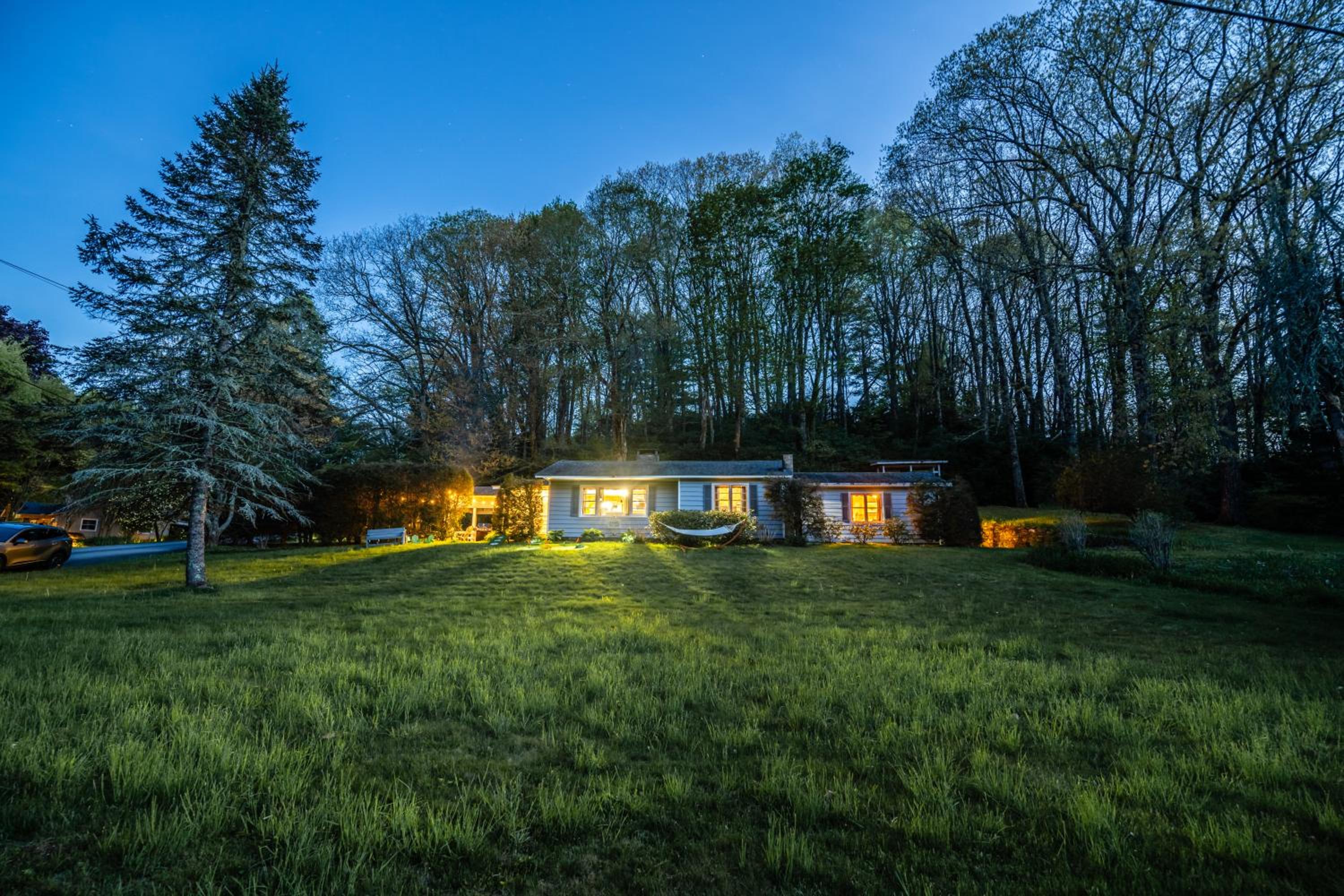 Highlands Cabin with Mountain Views & 5 Min to Downtown