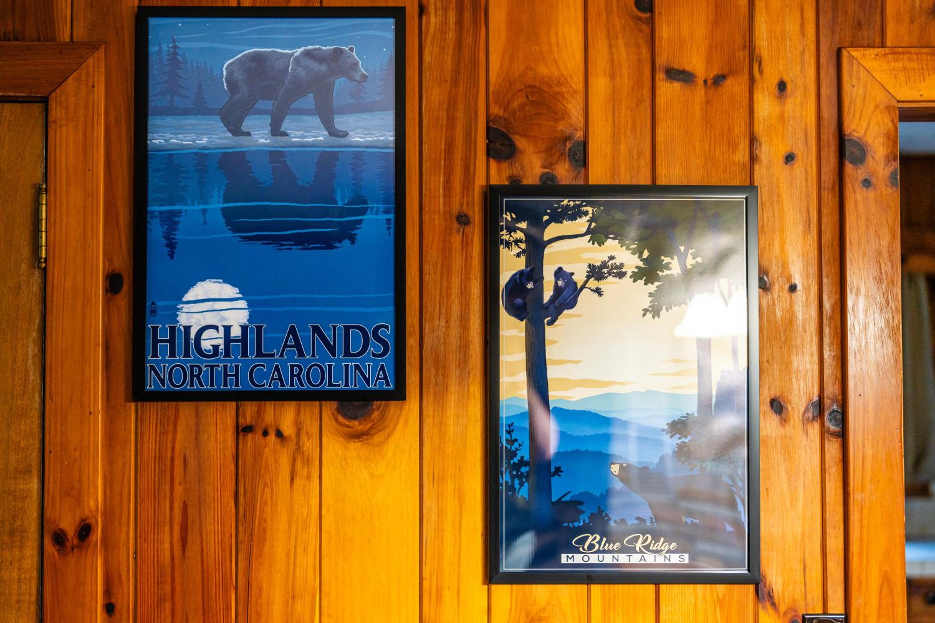 Highlands Cabin with Mountain Views & 5 Min to Downtown