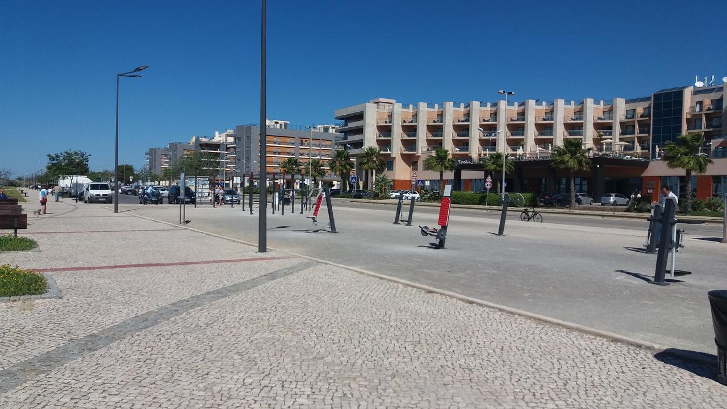 Hotel Apartamento Novo com Piscina Olhão - Image 1