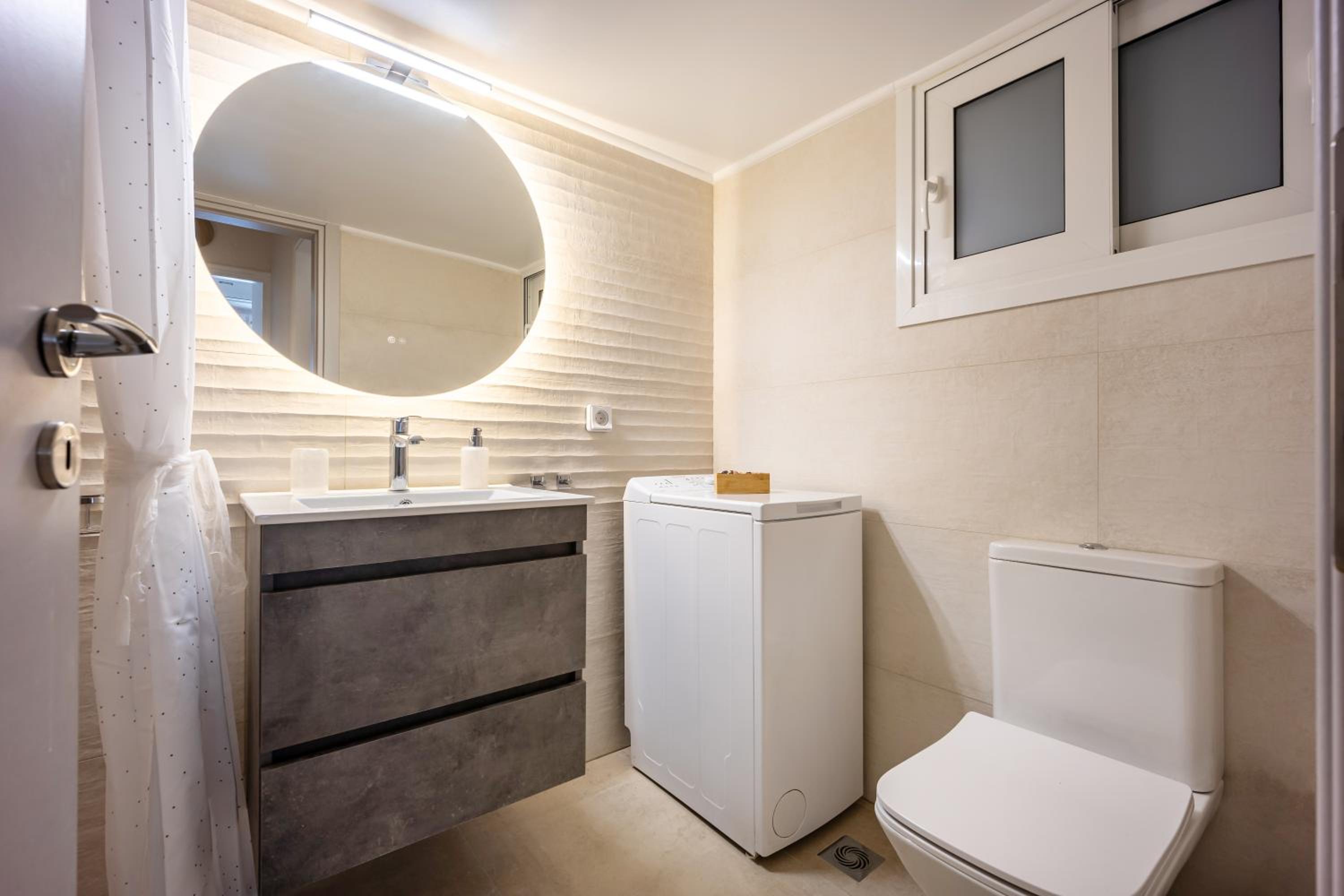 Philon's City Retreat - Near Athens Center