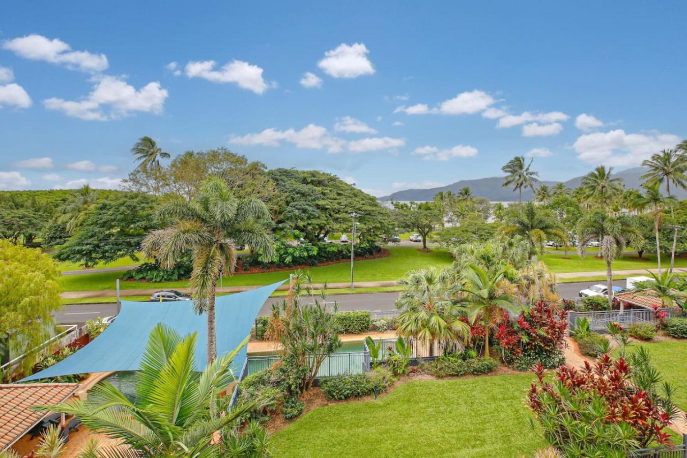 Tropical Comfort Pool and Stunning Esplanade