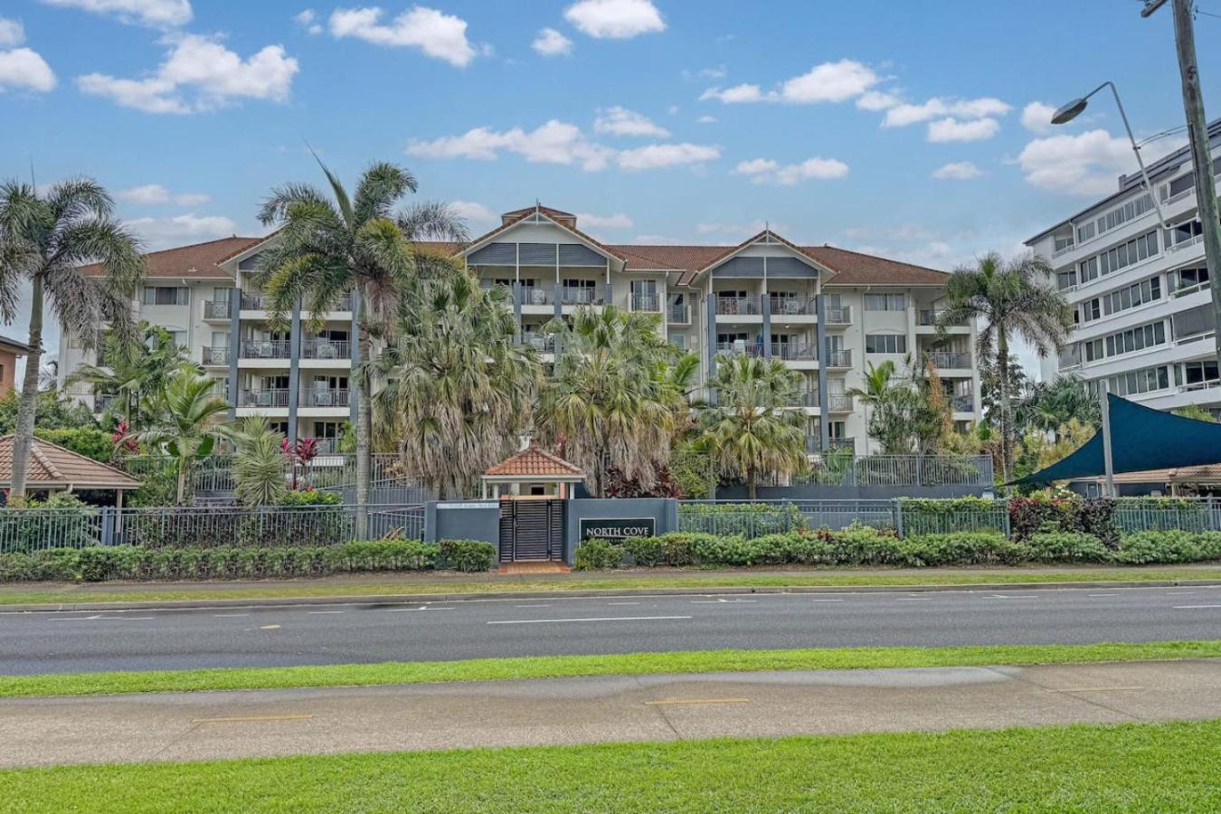 Tropical Comfort Pool and Stunning Esplanade