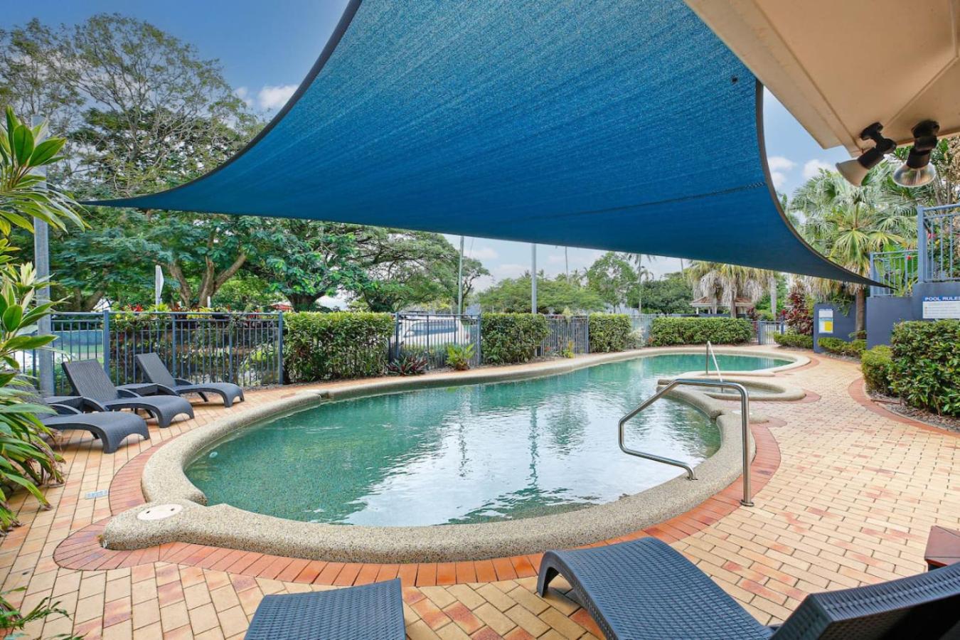 Tropical Comfort Pool and Stunning Esplanade