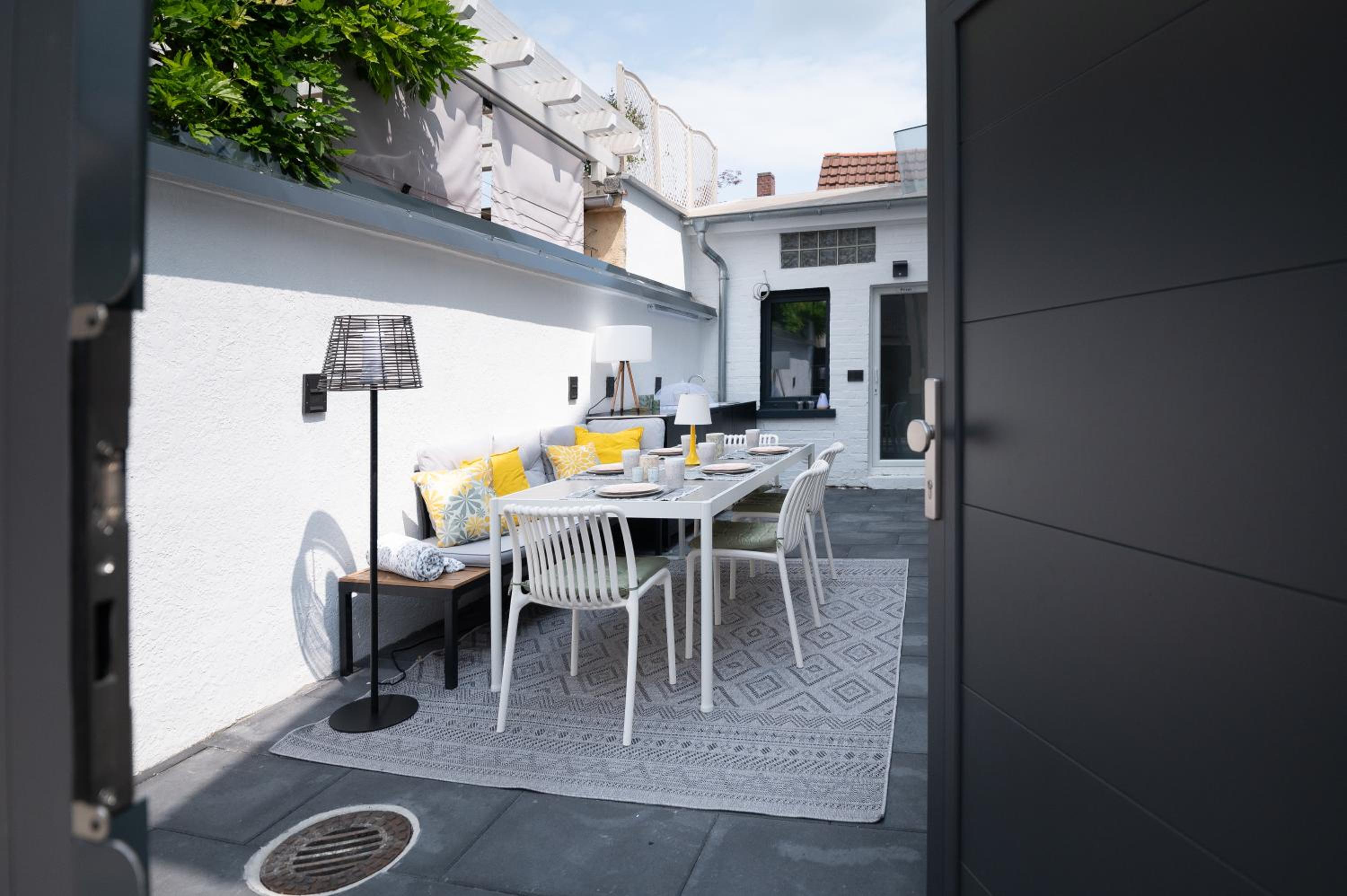 HOUSE 756 MAINZ - DESIGN-FERIENHAUS, 4 Schlafzimmer, 3 Bäder, SAUNA & Kamin