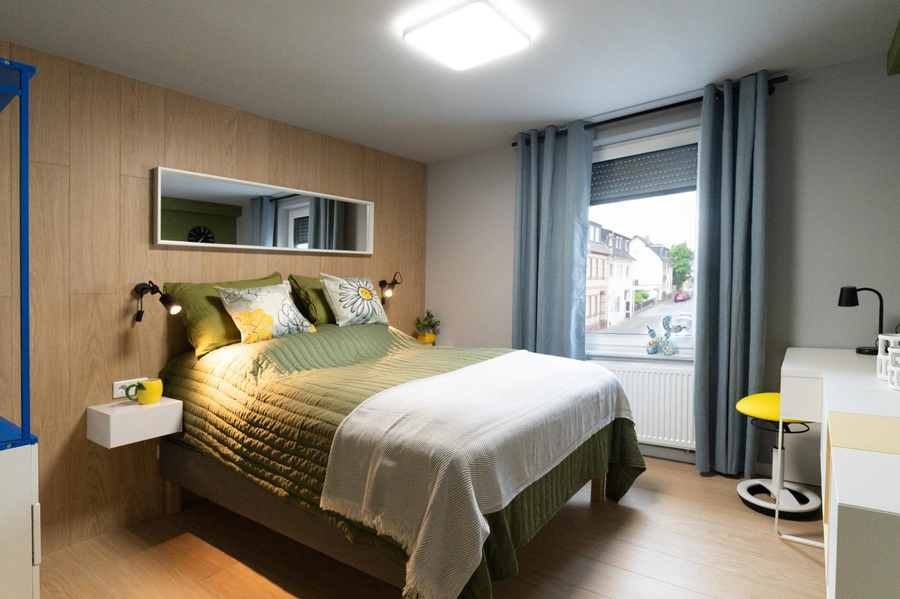 HOUSE 756 MAINZ - DESIGN-FERIENHAUS, 4 Schlafzimmer, 3 Bäder, SAUNA & Kamin