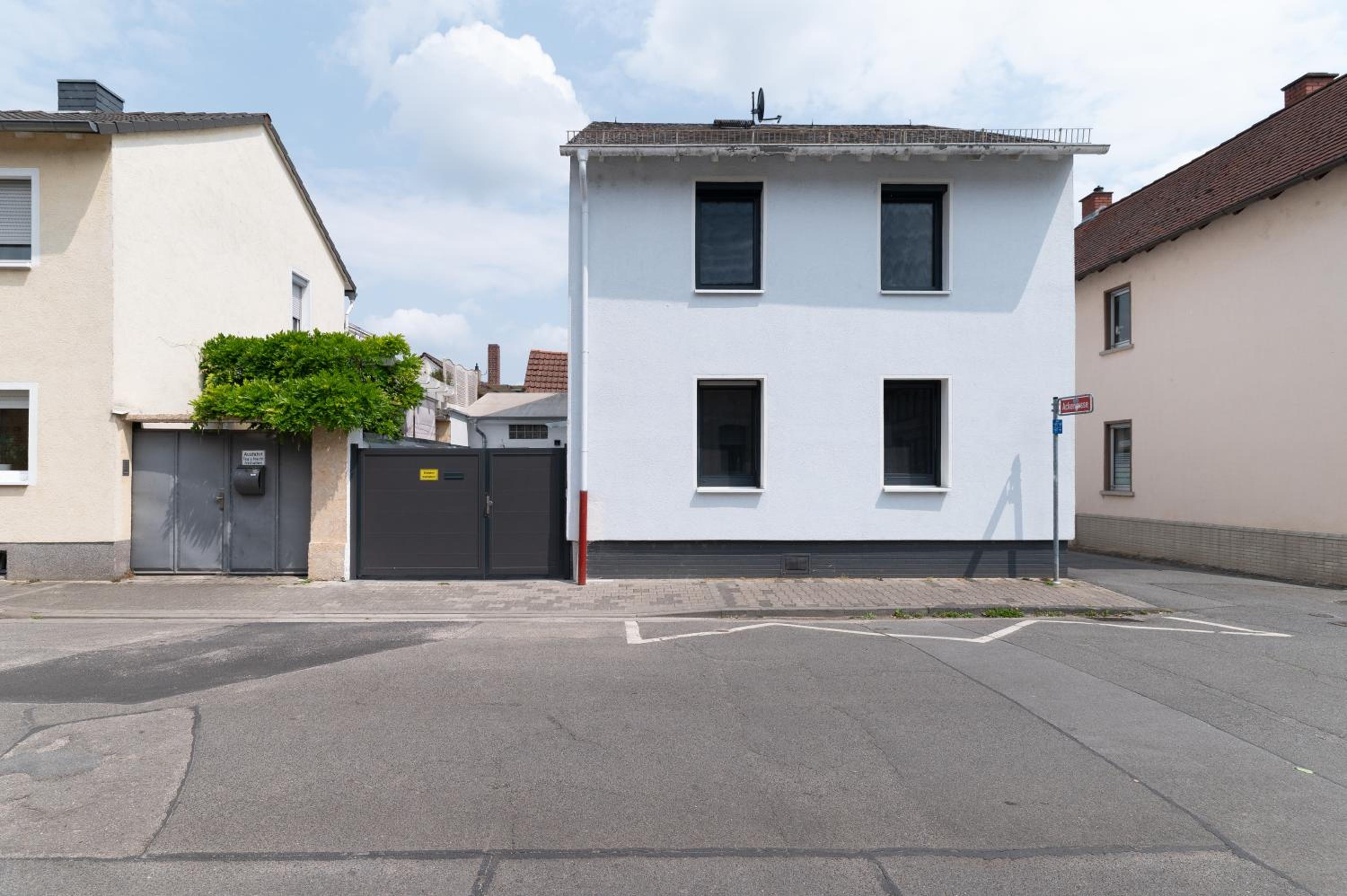 HOUSE 756 MAINZ - DESIGN-FERIENHAUS, 4 Schlafzimmer, 3 Bäder, SAUNA & Kamin