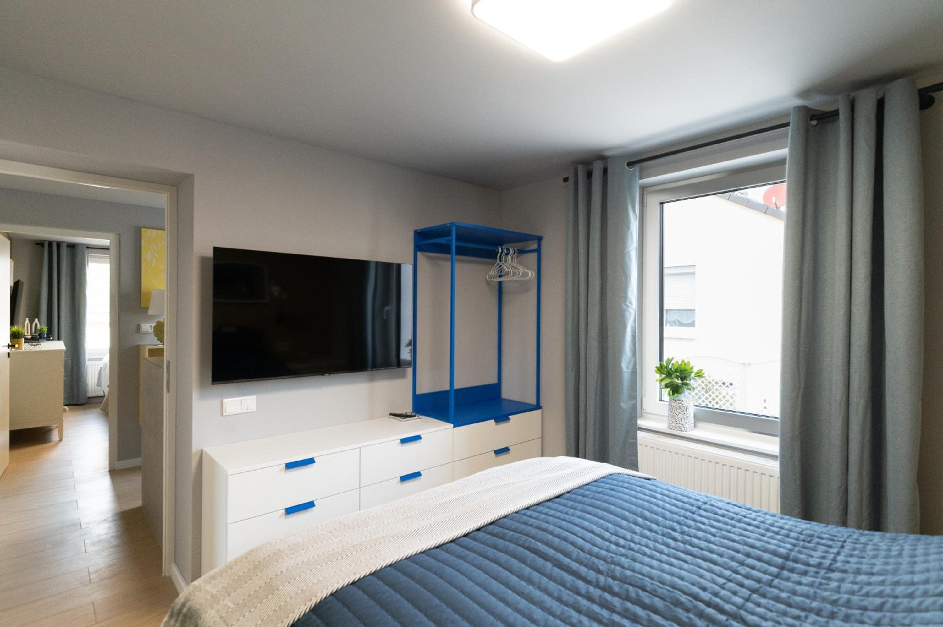 HOUSE 756 MAINZ - DESIGN-FERIENHAUS, 4 Schlafzimmer, 3 Bäder, SAUNA & Kamin