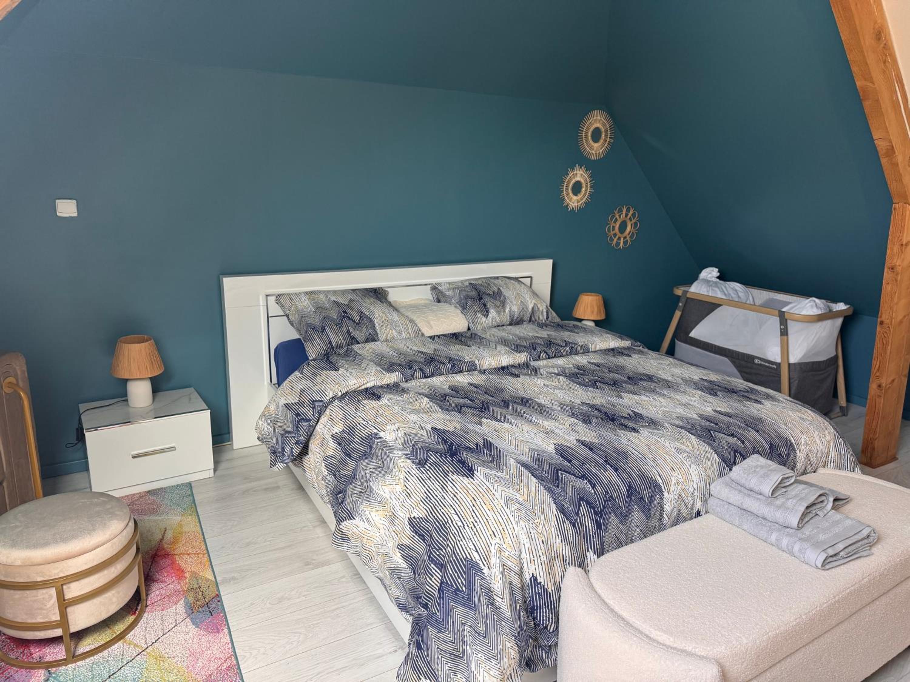 Loft tout confort avec parking et à moins 15 min Caen et des Plages