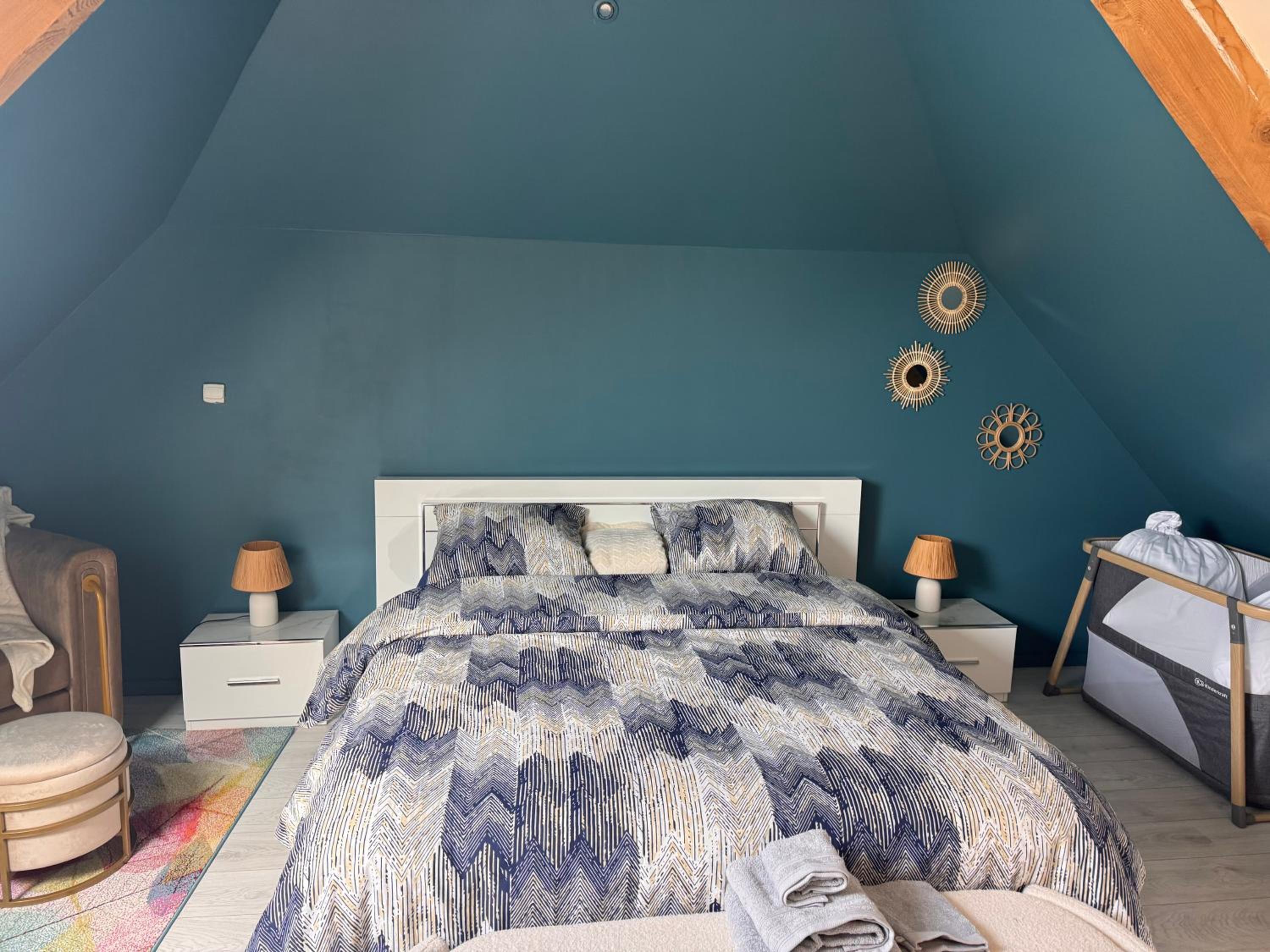 Loft tout confort avec parking et à moins 15 min Caen et des Plages