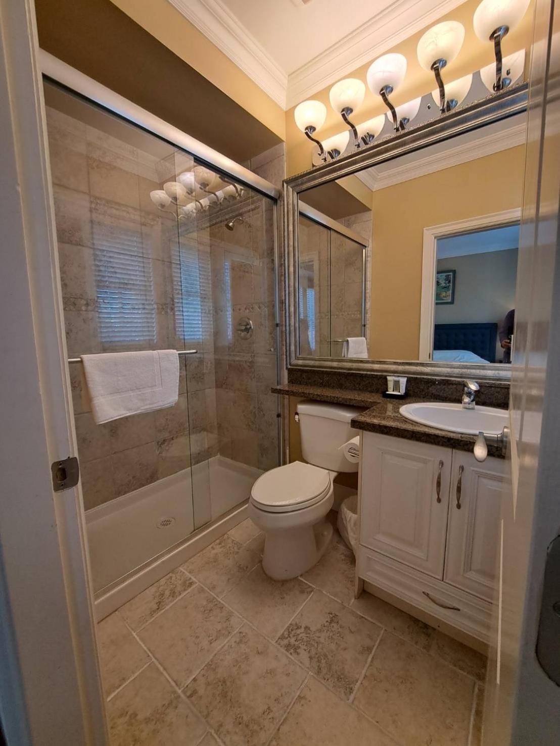 Peaceful Retreat in Arbutus
